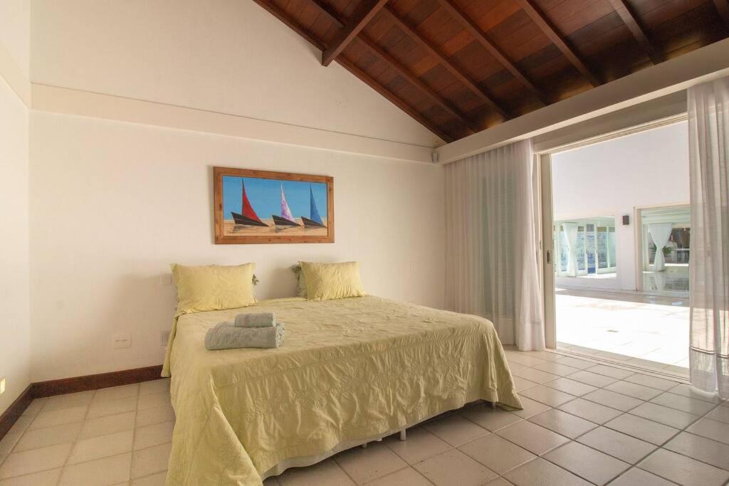 Mansão Pé na Areia da Ferradura Por Luxury Rentals