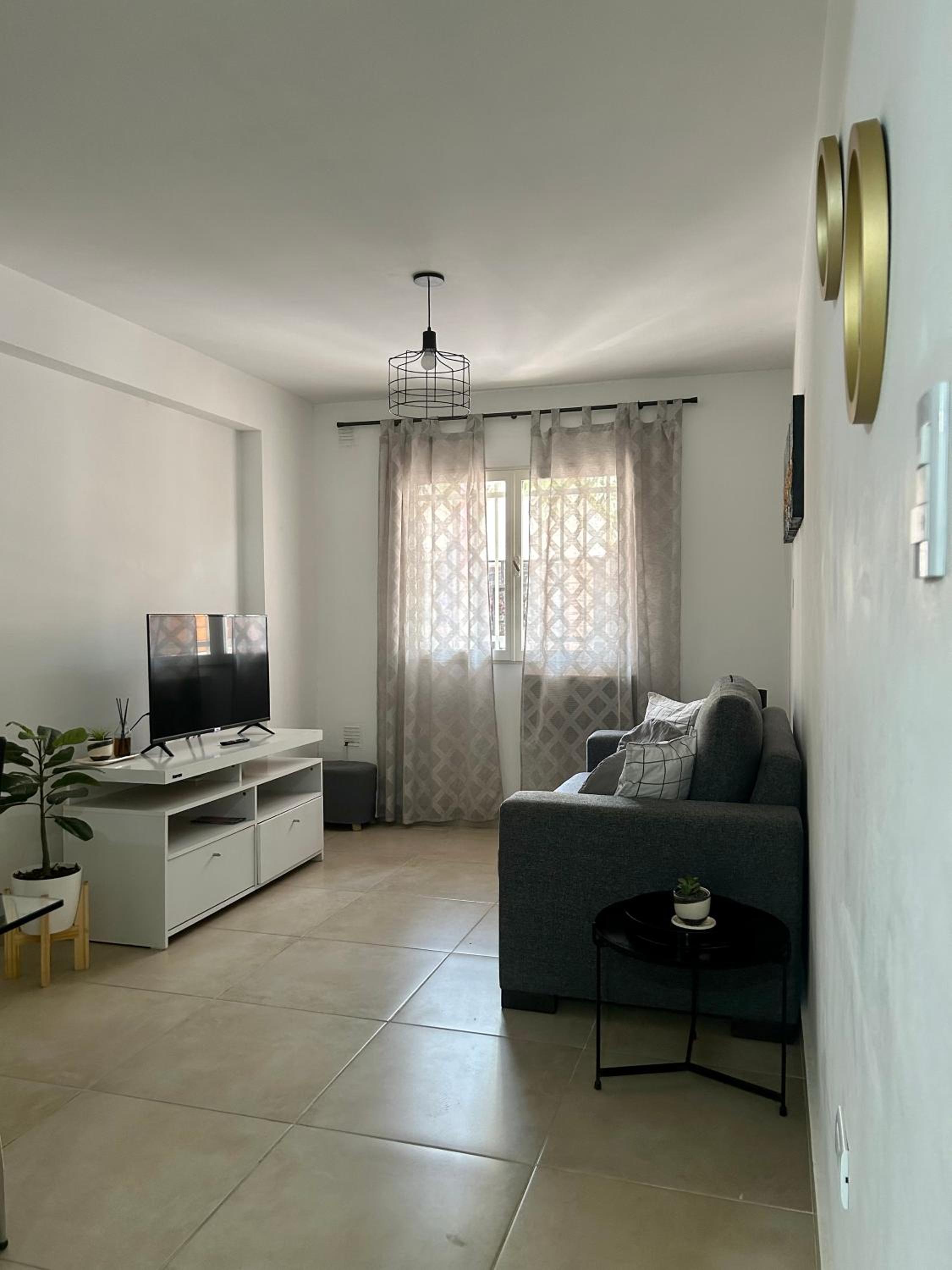 Departamento nuevo, planta baja, con patio