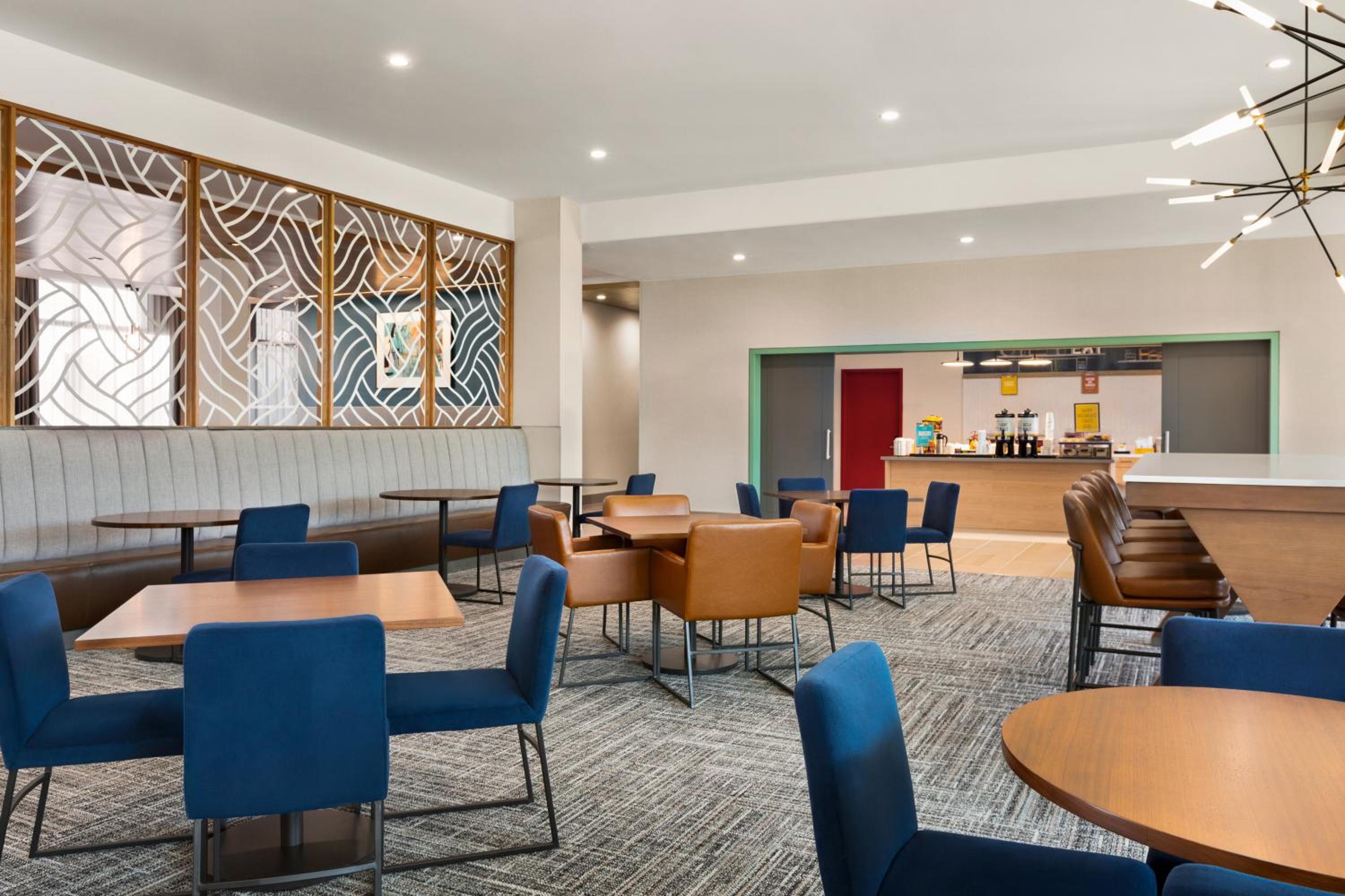 Hampton Inn  Suites San Mateo-San Francisco Airport - Property Image 12