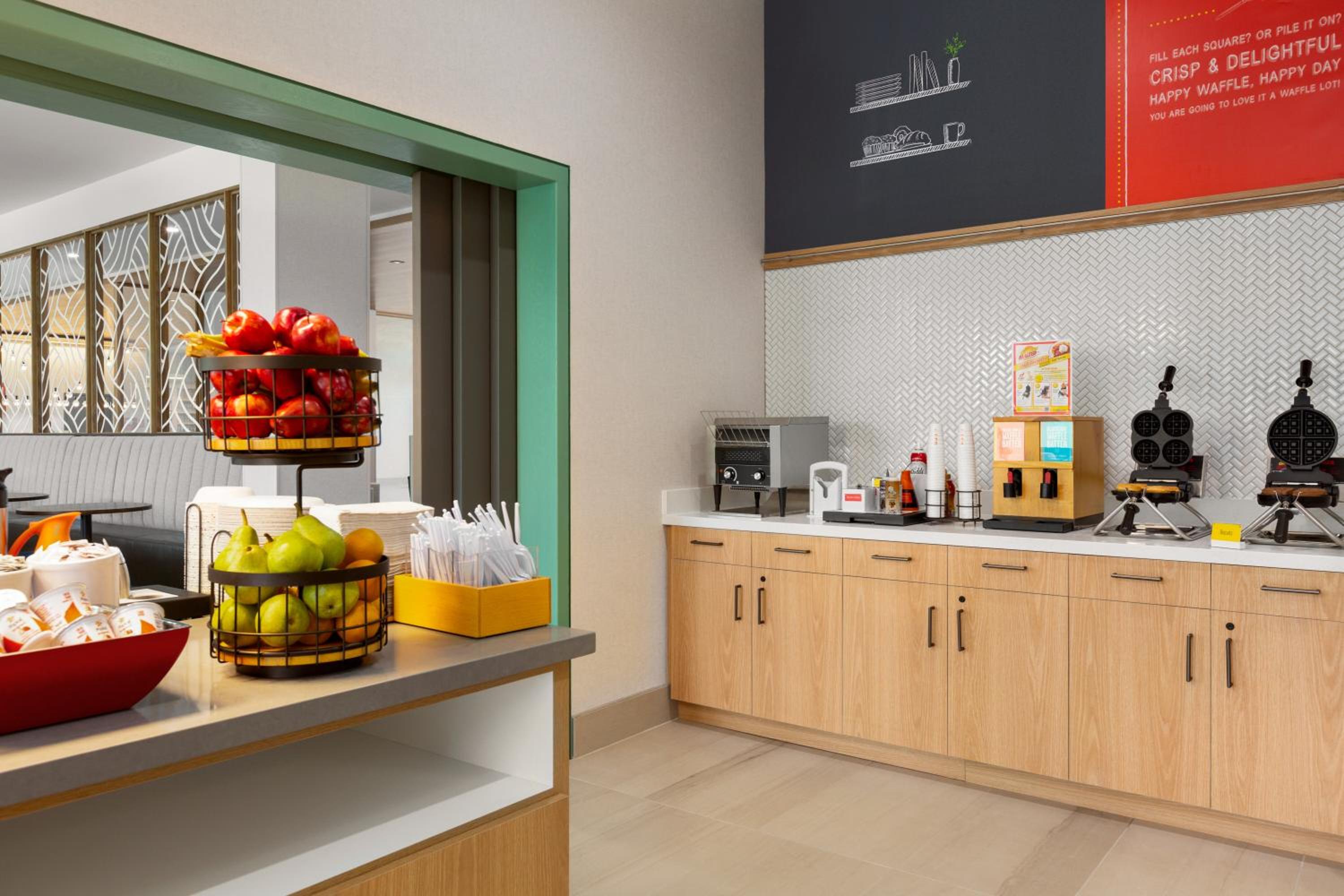 Hampton Inn  Suites San Mateo-San Francisco Airport - Property Image 11