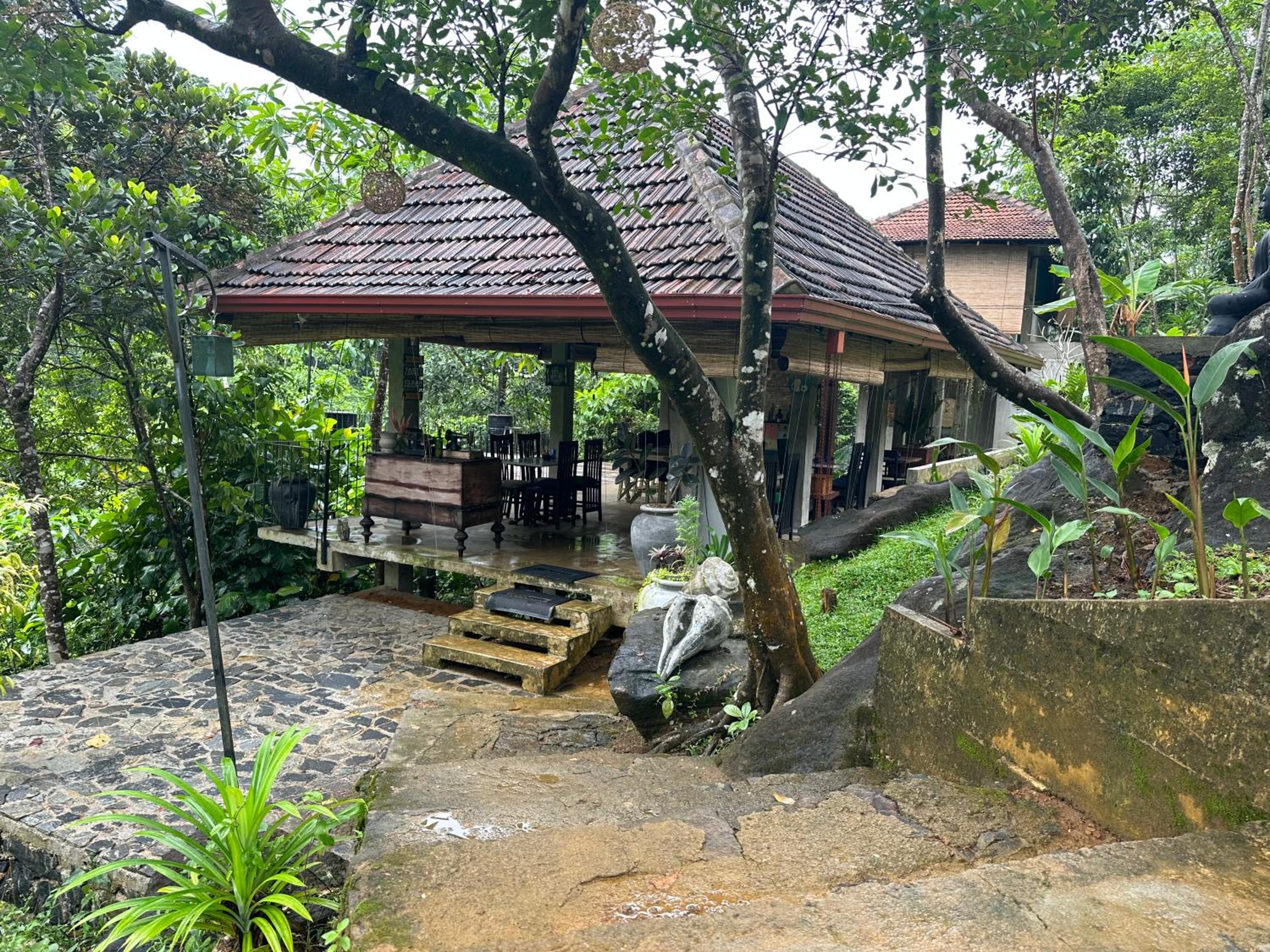 Jansen’s Bungalow Sinharaja Rainforest Retreat view 4
