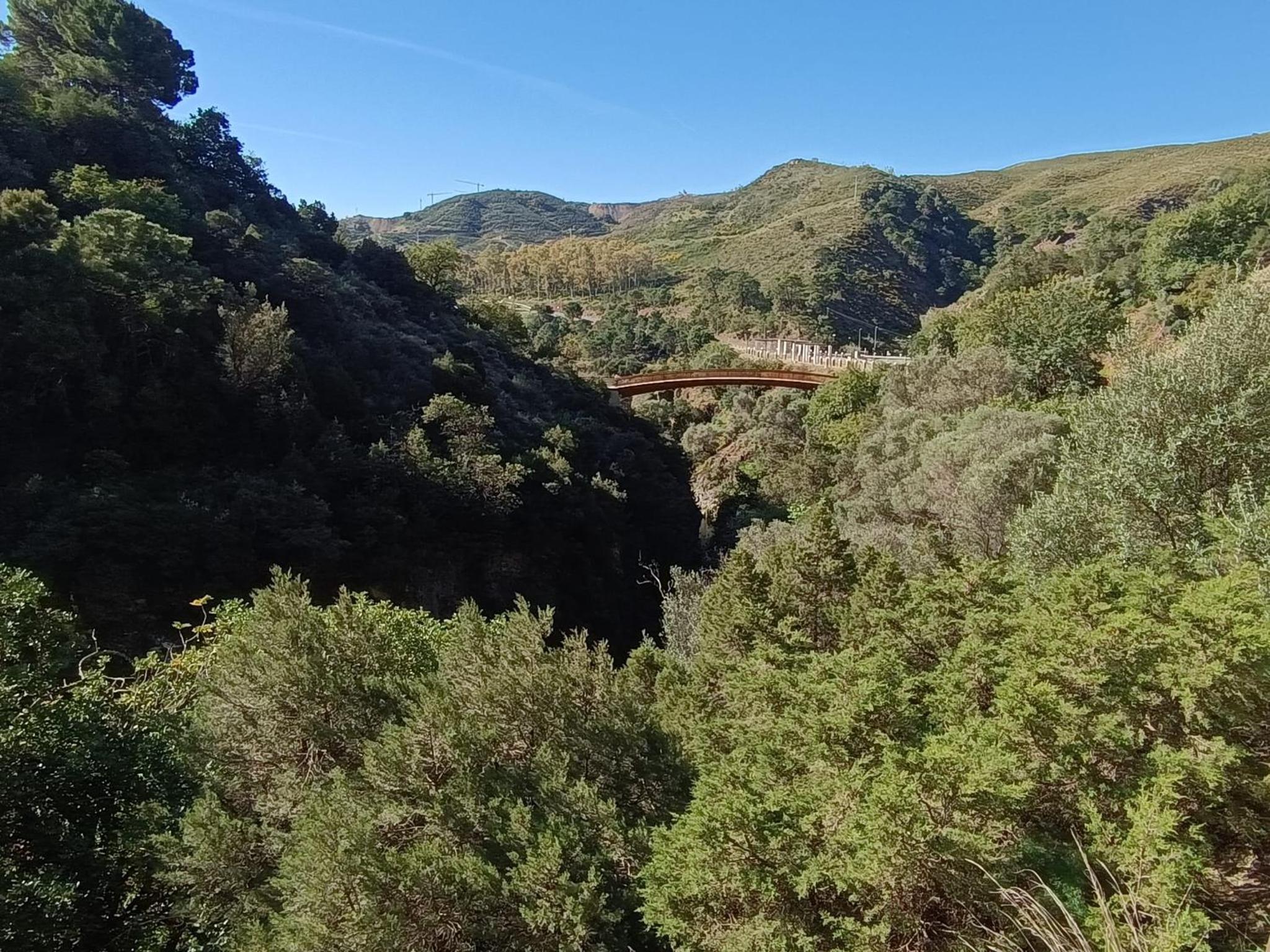 Hermosa casita de pueblo con piscina en Benahavís