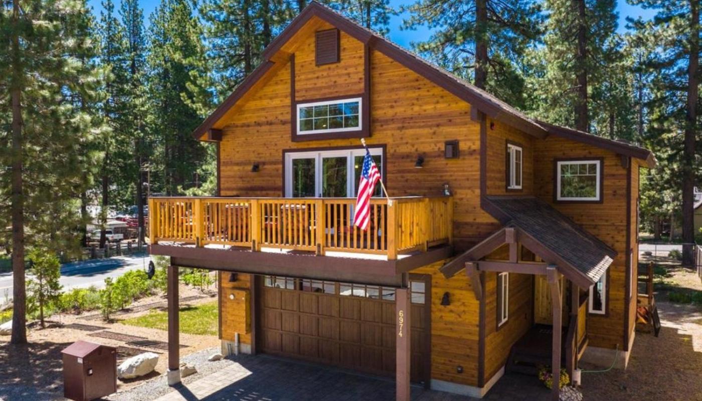 Agate Bay Gem by Tahoe Getaways - Charming Getaway with Cozy Fireplace Near Hiking and Biking Trails