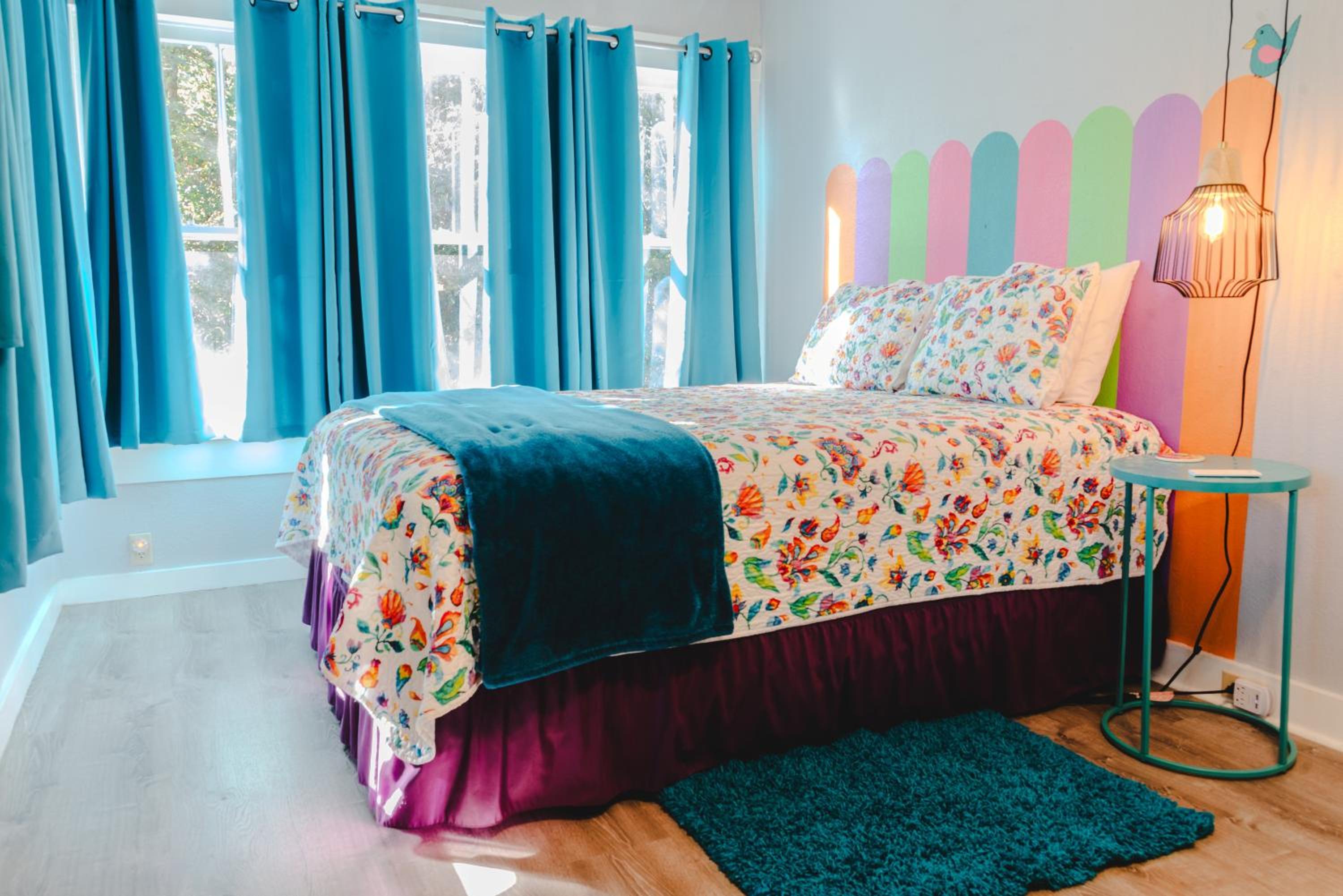 The Bluebird Cottage Style Cabin with Hot Tub near Turner Falls and Casinos view 5