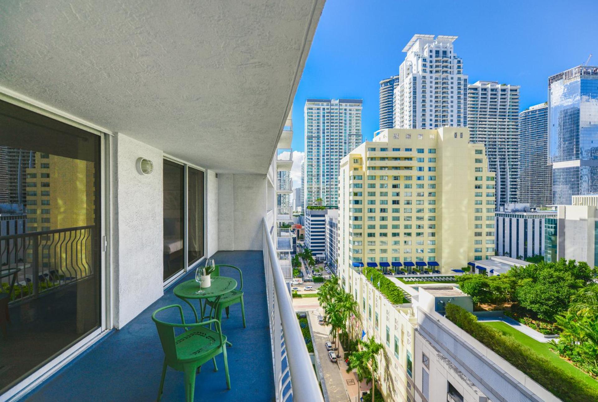 Condo with Panoramic City Views in Brickell photo 4