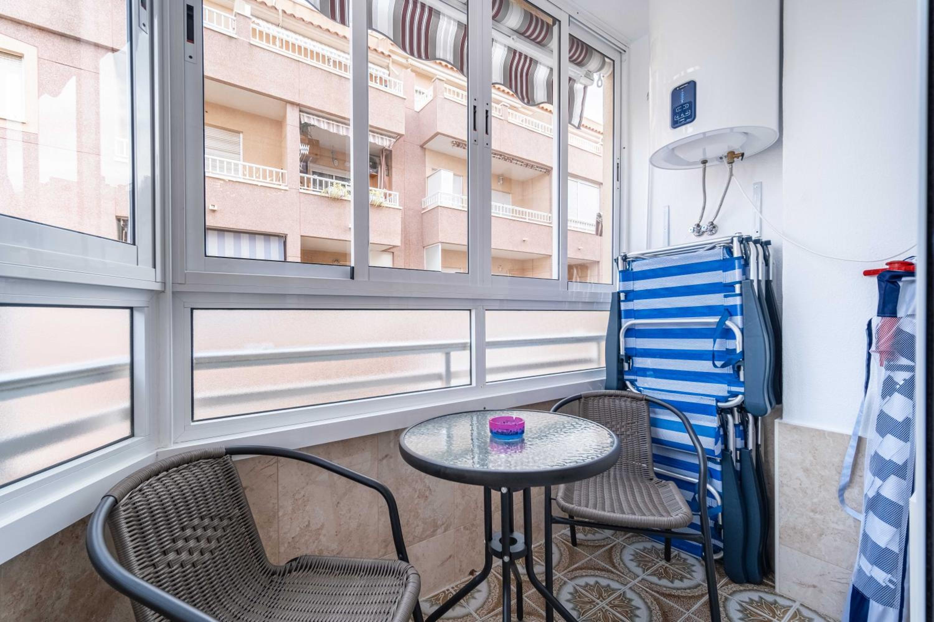 Calle Helsinki 23, Apartment with 2 bedrooms , 200 meters from Los Locos beach view 2