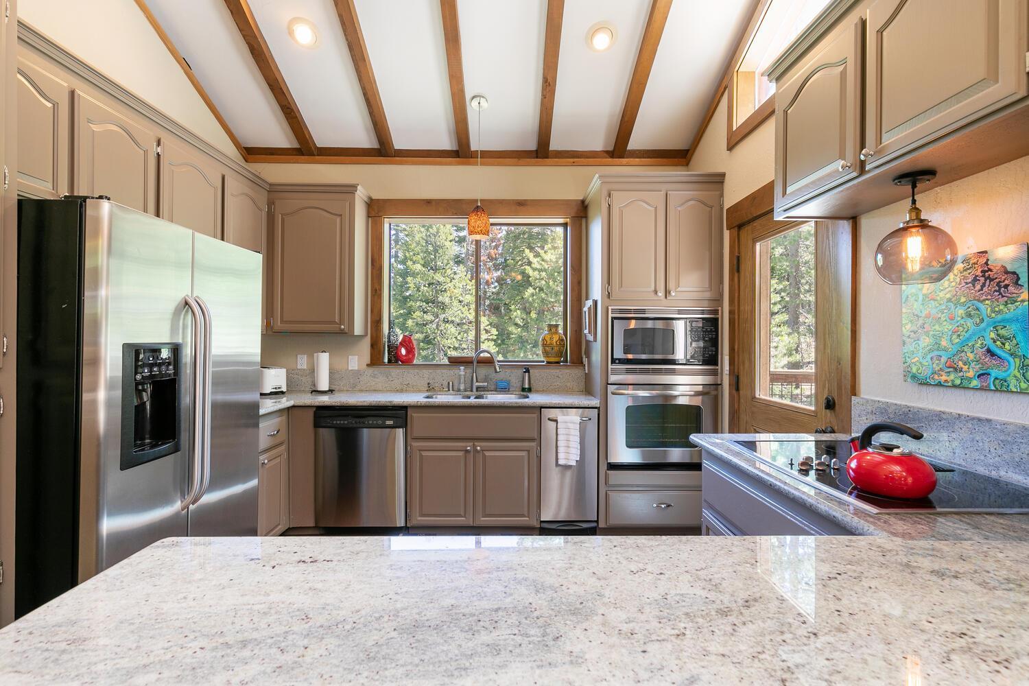 Alpine Escape by Tahoe Getaways - Shuttle to Ski Slopes & Fireplace view 5