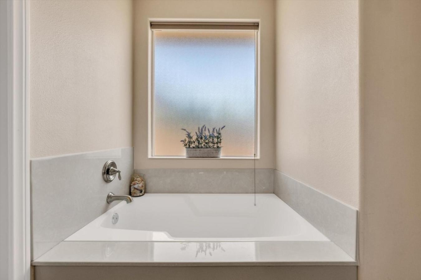 Palms Place in Indio view 3
