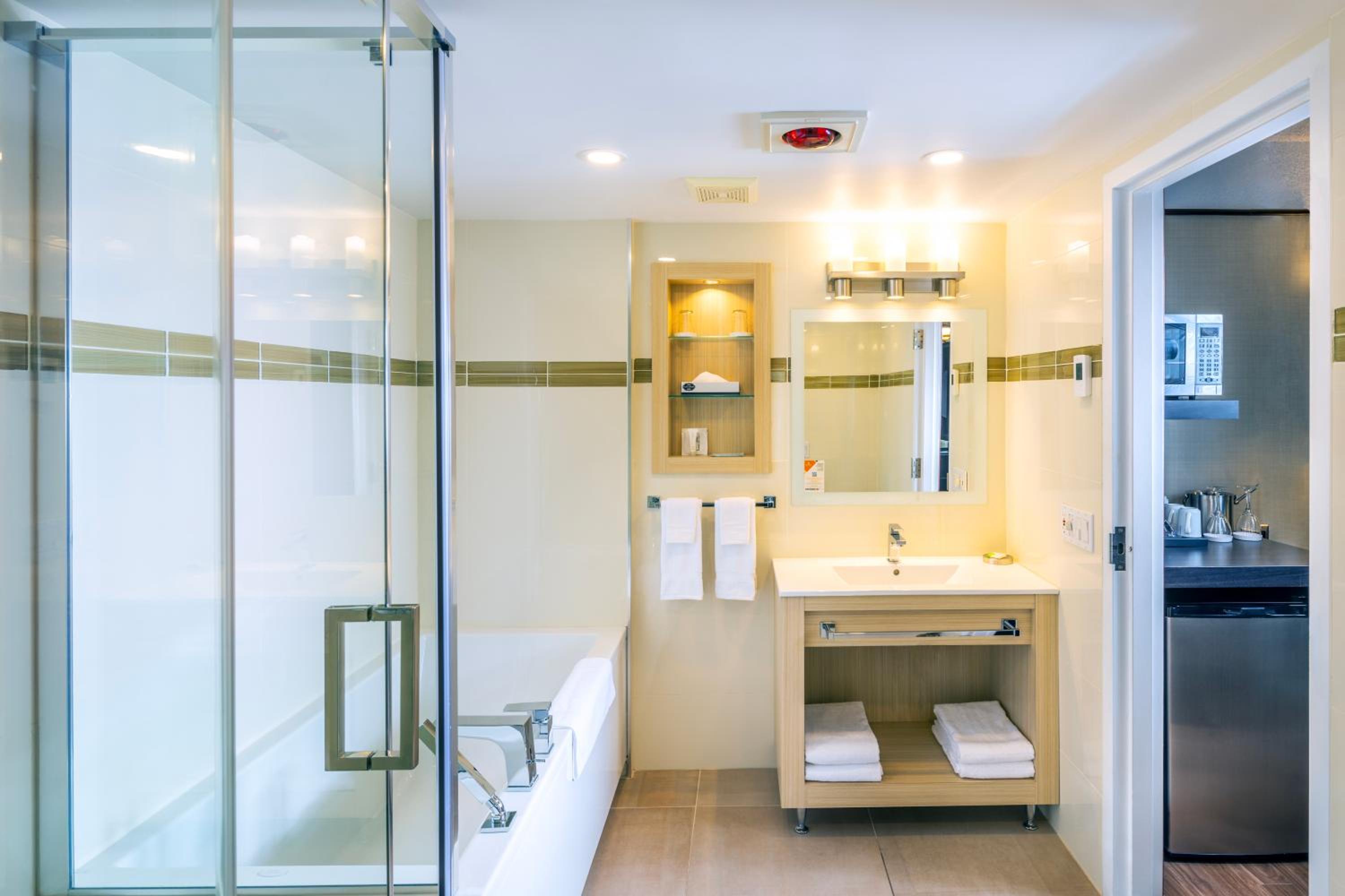 Trois-rivieres Vacations - Les Suites de Laviolette Ascend Hotel Collection - Property Image 45