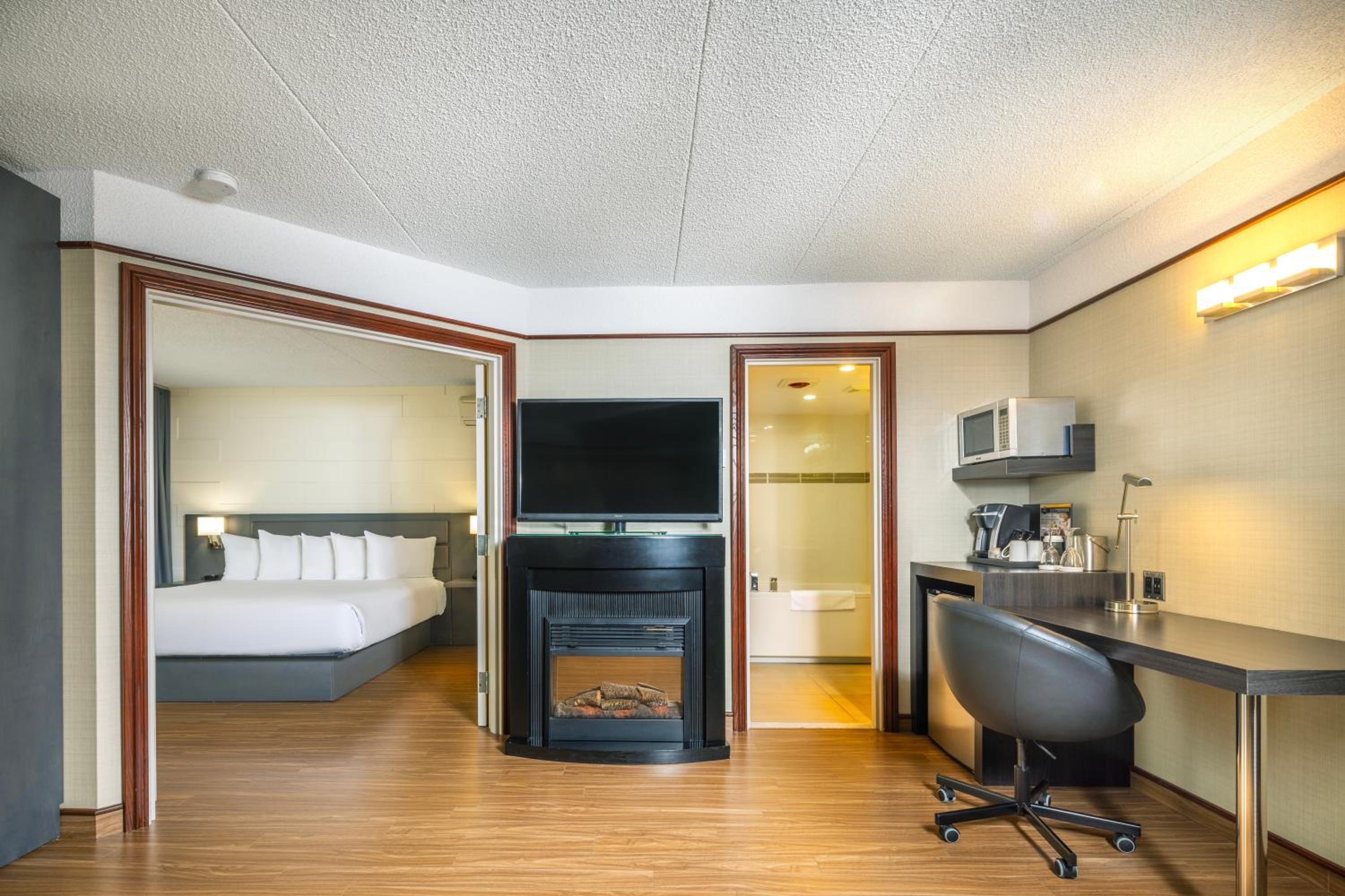 Trois-rivieres Vacations - Les Suites de Laviolette Ascend Hotel Collection - Property Image 53