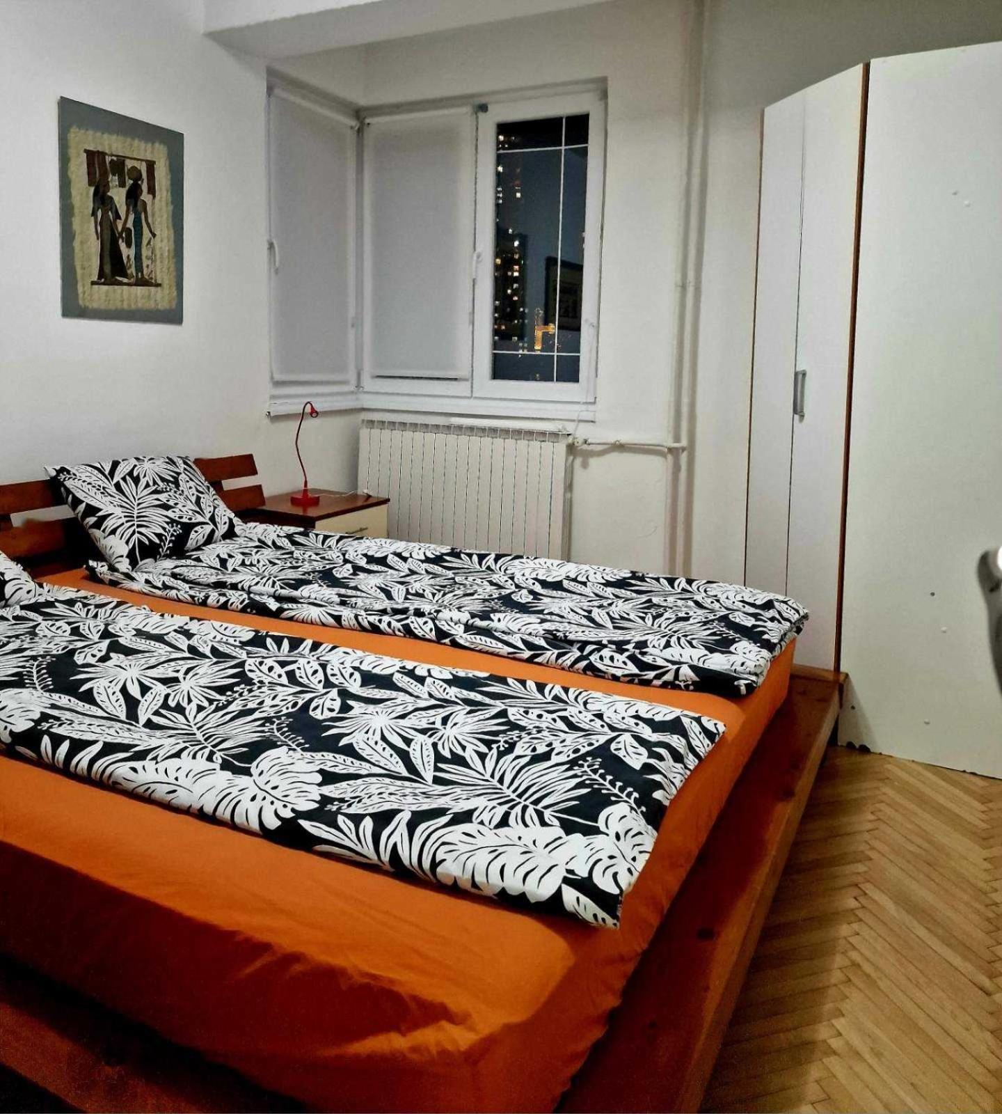 Bright, modern - 2 bedroom condo view 5