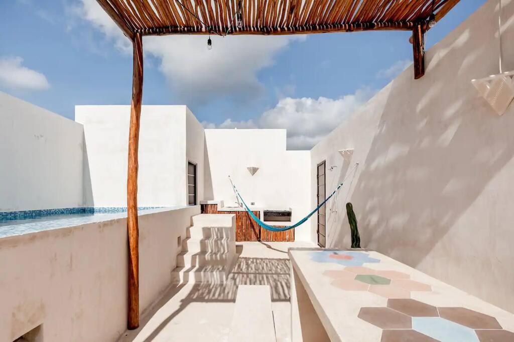 Dream apartment with private patio with pool and grill view 4