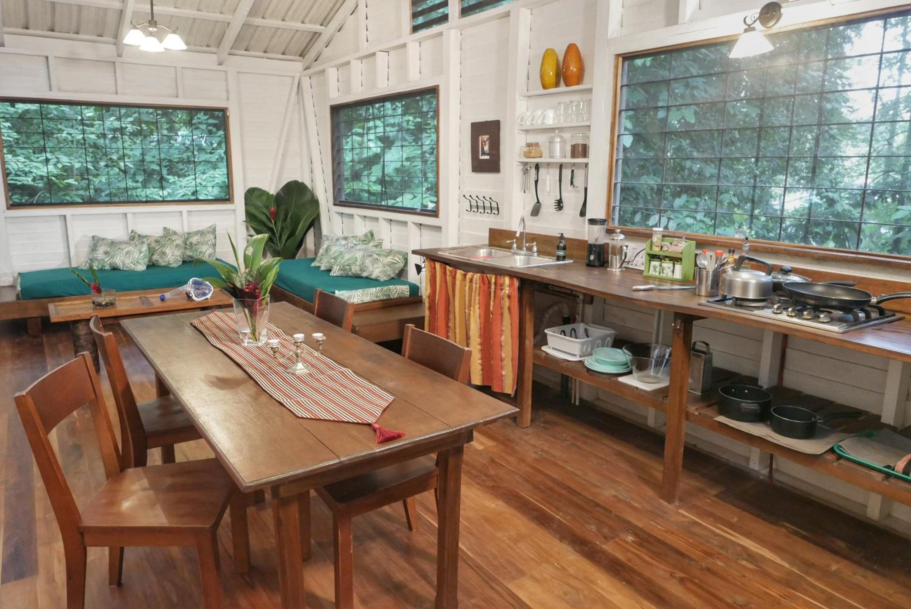 Cocoa Jungle Art Villa 8 min by car from Cocles Beach