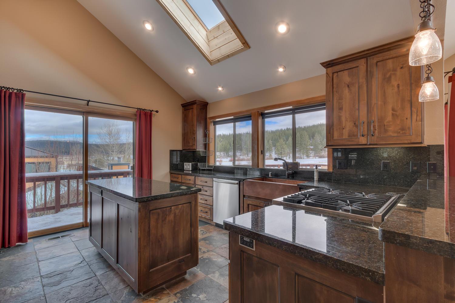 Lake Tahoe Vacations - Bitter Brush- Hot Tub- Pool Table- Ski Shuttle- Pet Friendly - Property Image 32