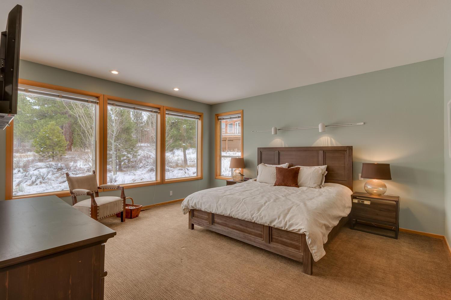 Lake Tahoe Vacations - Bitter Brush- Hot Tub- Pool Table- Ski Shuttle- Pet Friendly - Property Image 23