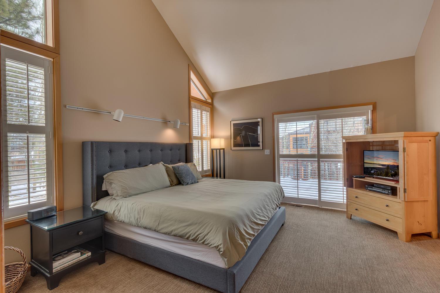 Lake Tahoe Vacations - Bitter Brush- Hot Tub- Pool Table- Ski Shuttle- Pet Friendly - Property Image 35