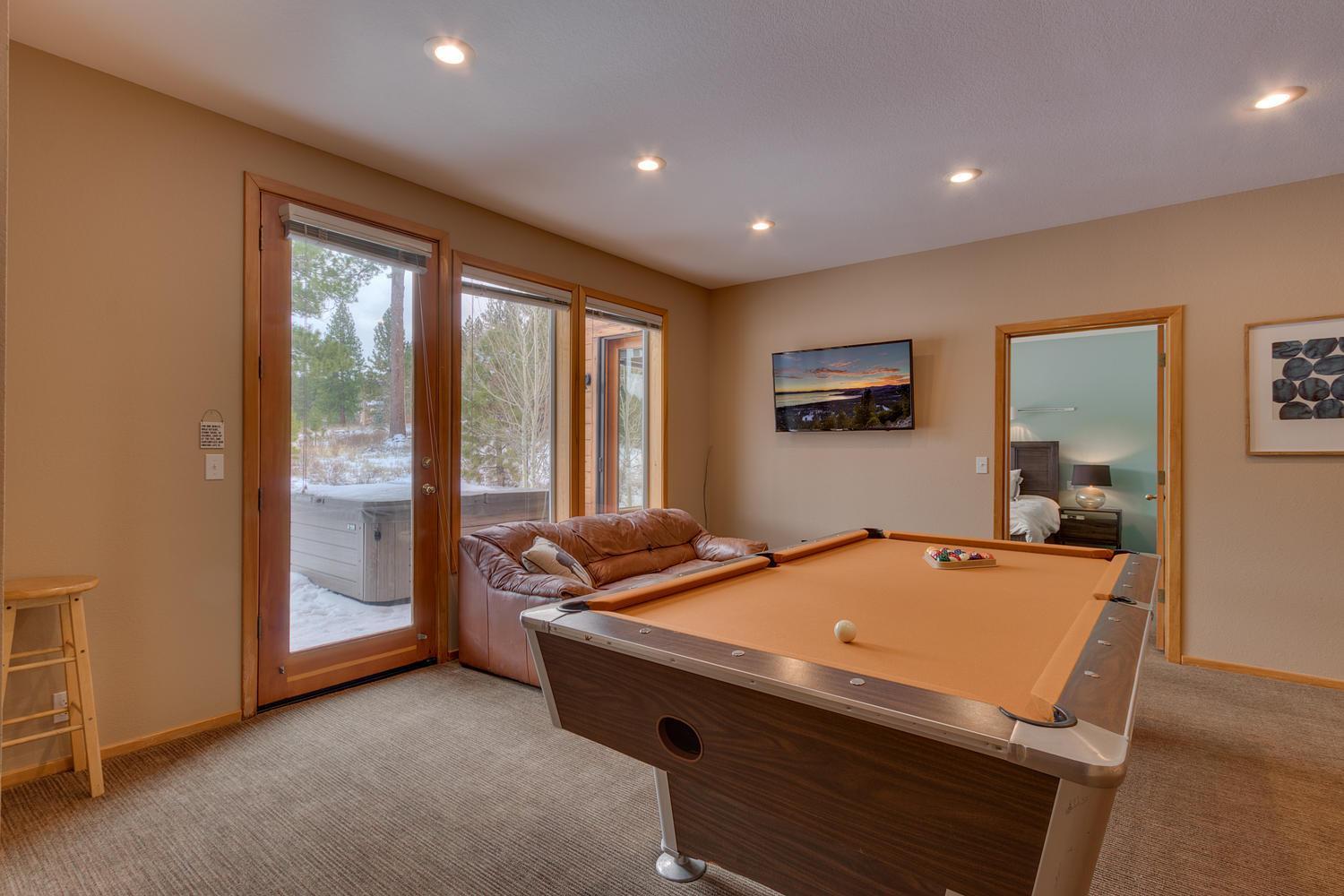Lake Tahoe Vacations - Bitter Brush- Hot Tub- Pool Table- Ski Shuttle- Pet Friendly - Property Image 38