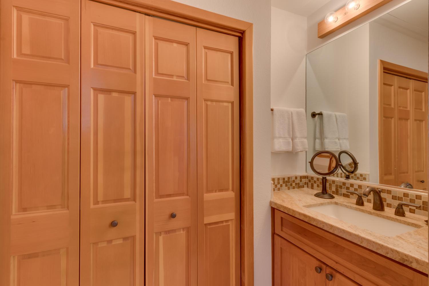 Lake Tahoe Vacations - Bitter Brush- Hot Tub- Pool Table- Ski Shuttle- Pet Friendly - Property Image 2