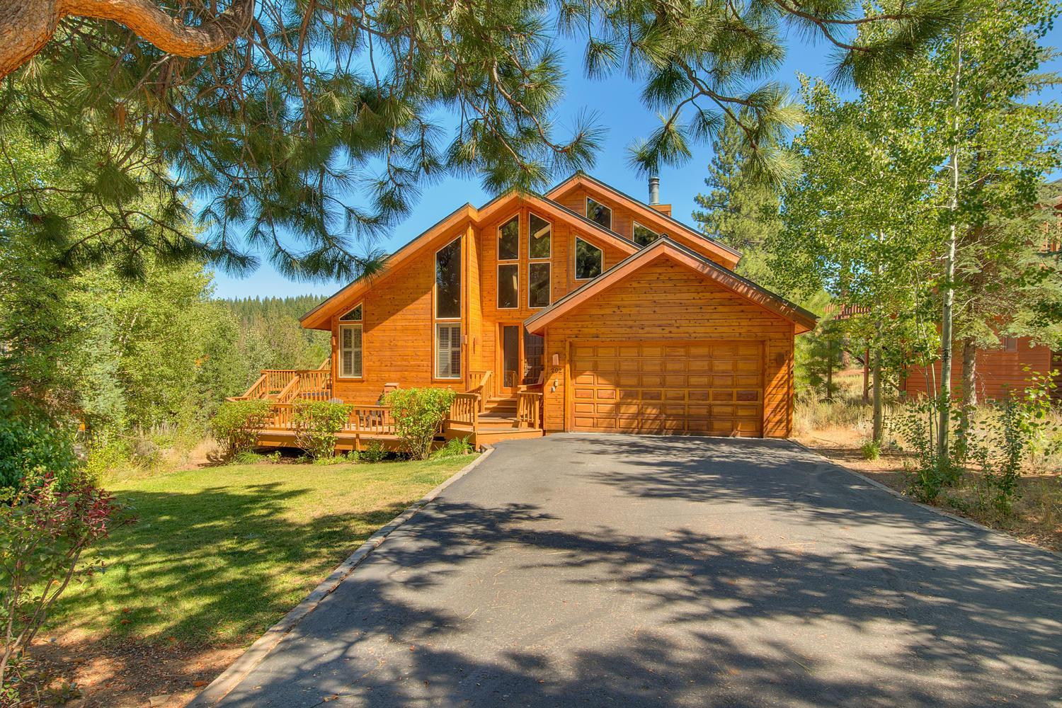 Lake Tahoe Vacations - Bitter Brush- Hot Tub- Pool Table- Ski Shuttle- Pet Friendly - Property Image 6