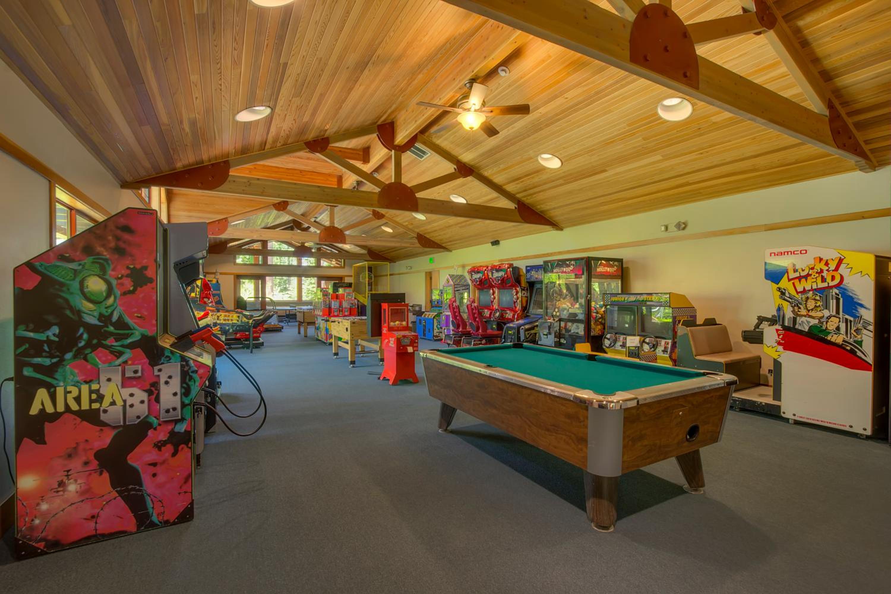 Lake Tahoe Vacations - Bitter Brush- Hot Tub- Pool Table- Ski Shuttle- Pet Friendly - Property Image 11