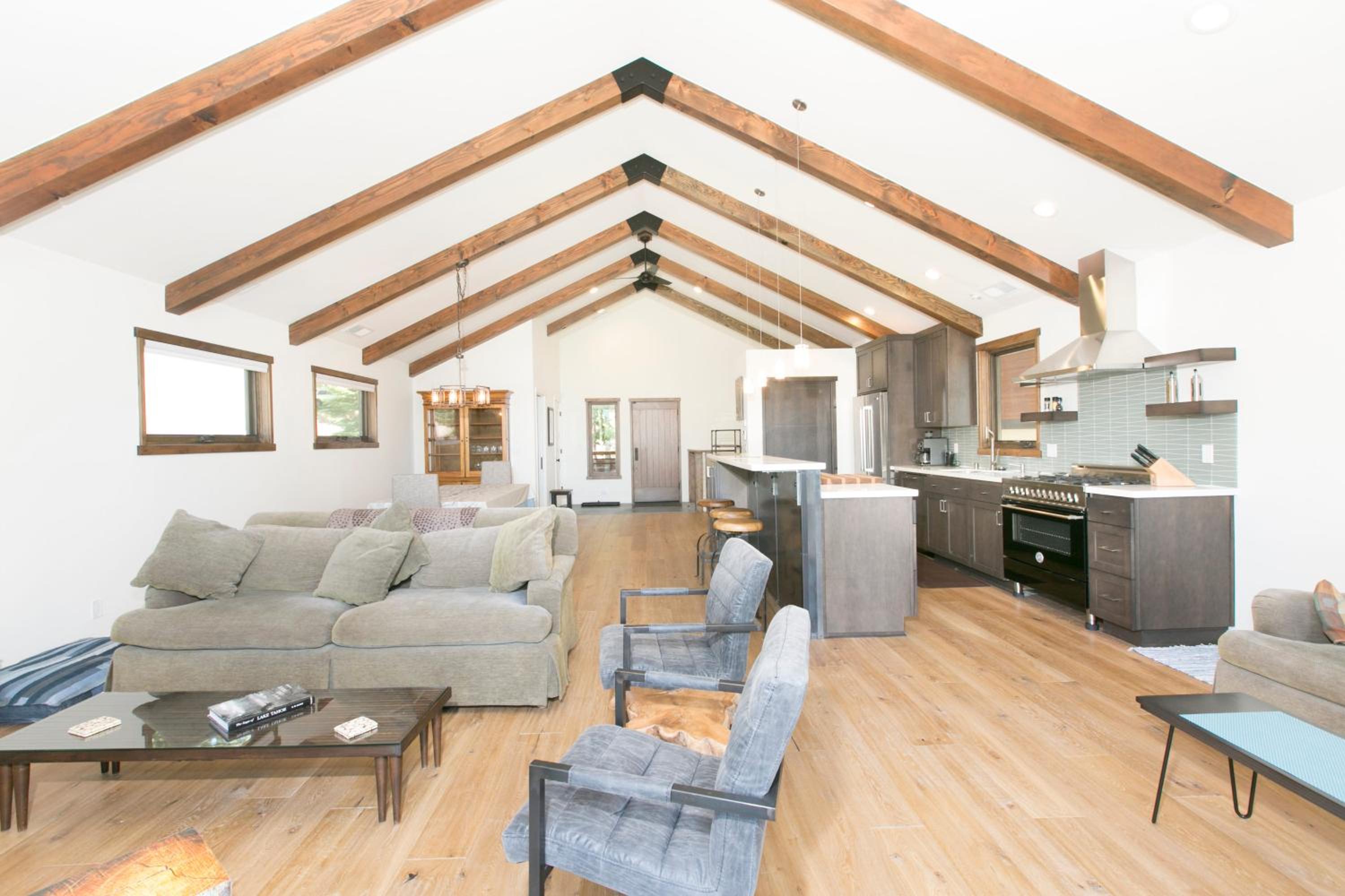 Beaver Lake View by Tahoe Getaways - Pet Friendly 3 BR with Hot Tub, Wood Fireplace & Close to Skiing view 5