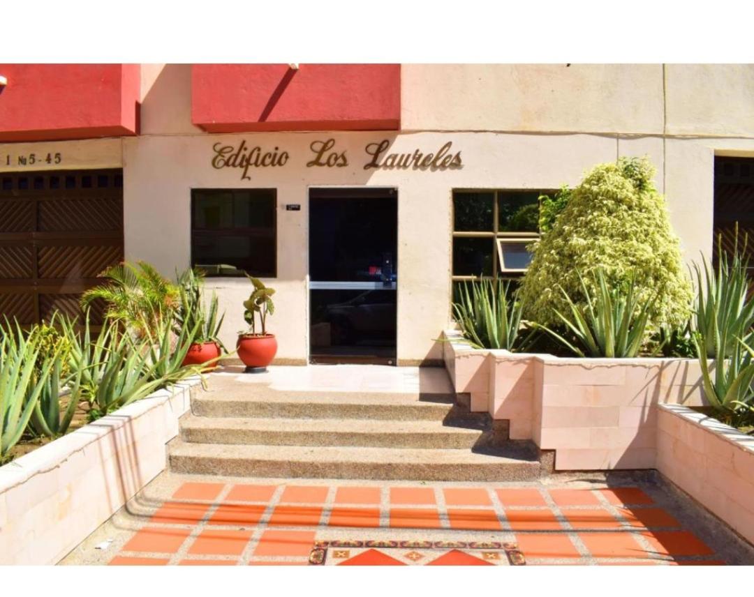 Apartamento VISTA AZUL RODADERO LAURELES 801
