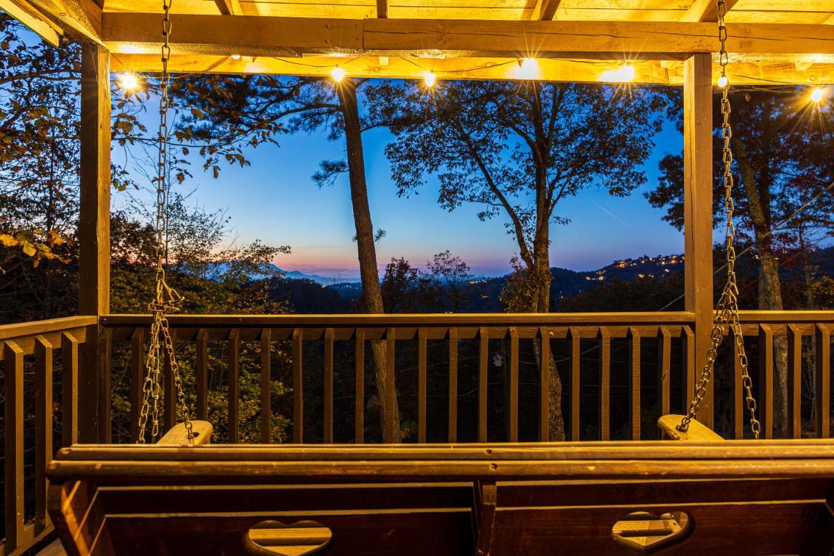 Pet Friendly, Chained in Yard, King Beds, VIEWS, Fire Pit, Spa, Private, Easy Roads view 4