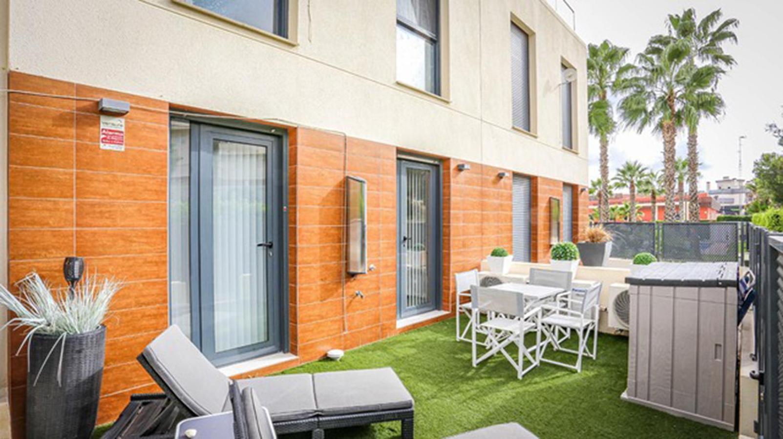 Stylish and modern condo in Villamartin
