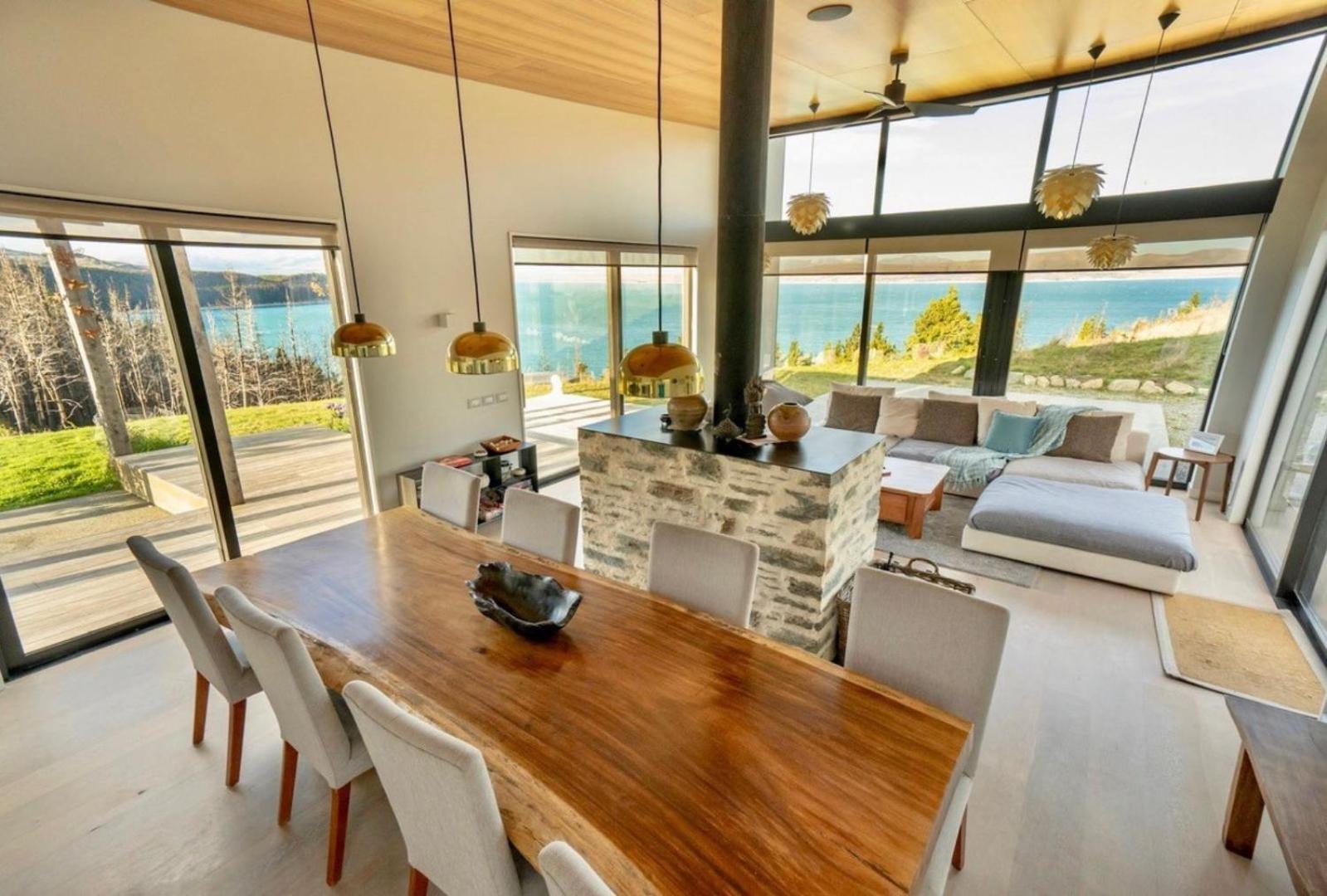 Kārearea Lakehouse at Lake Pukaki view 3