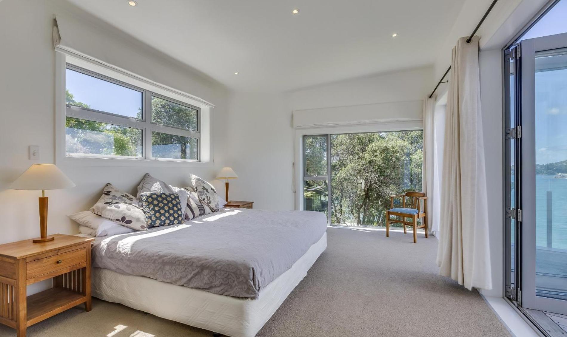 Absolute Beachfront Oneroa