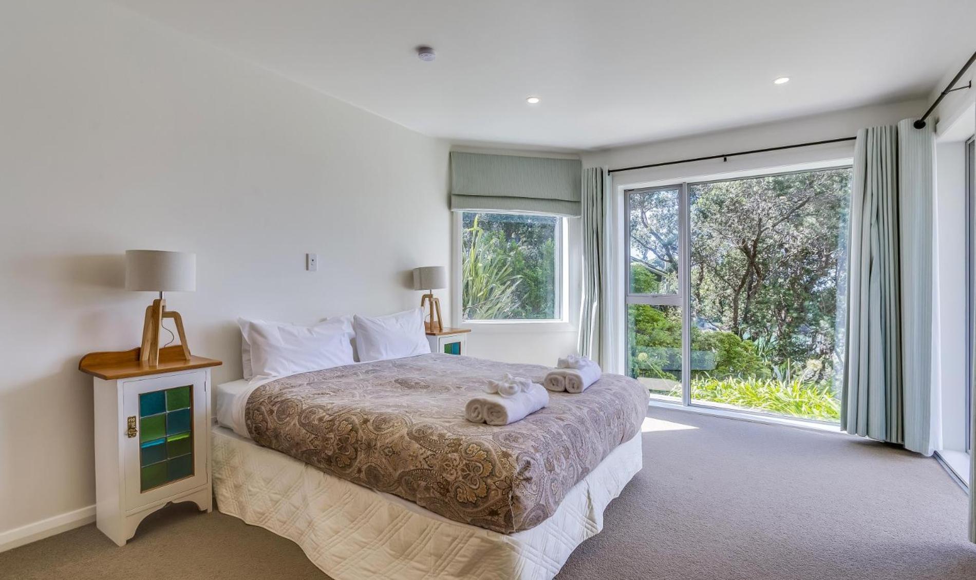 Absolute Beachfront Oneroa