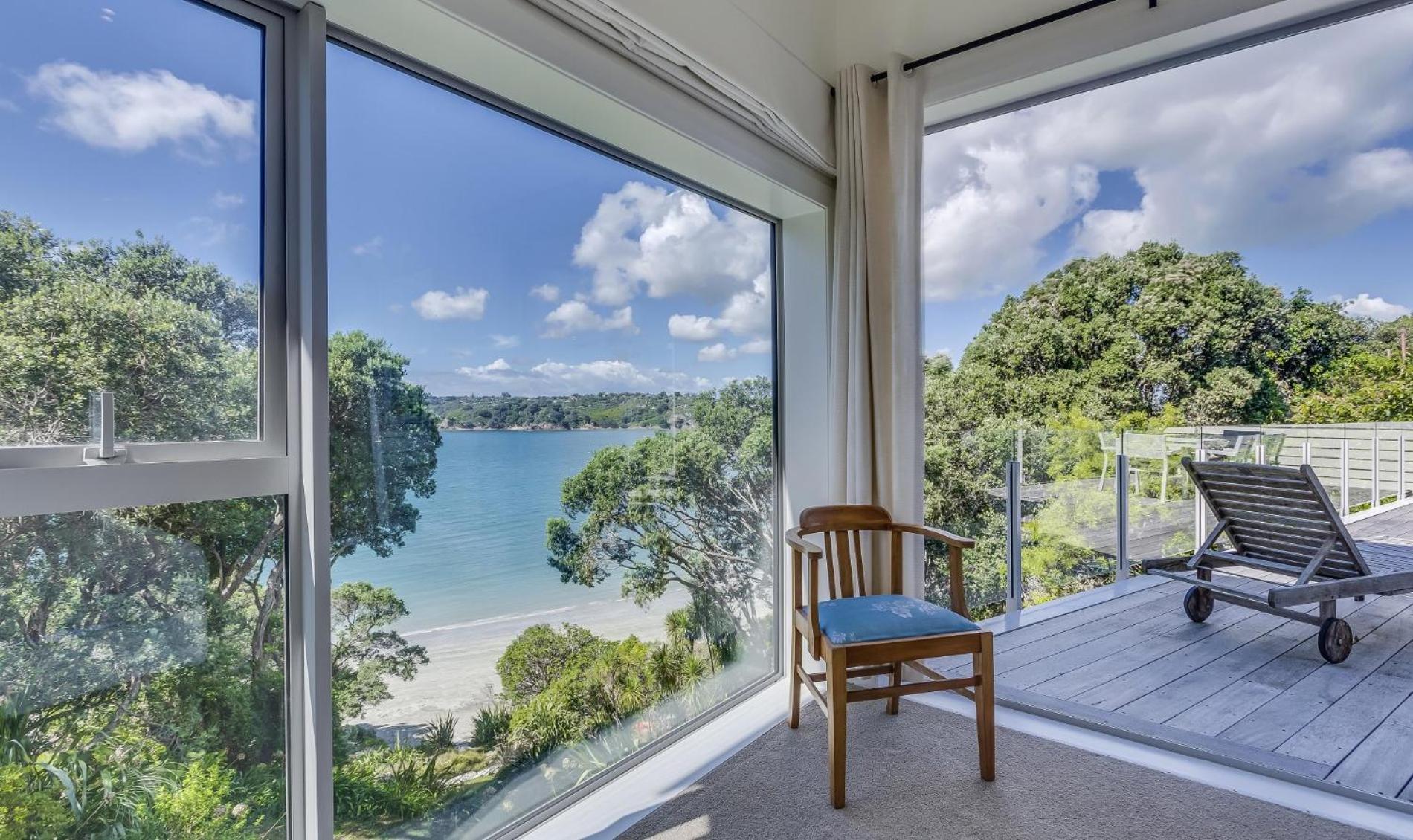Absolute Beachfront Oneroa