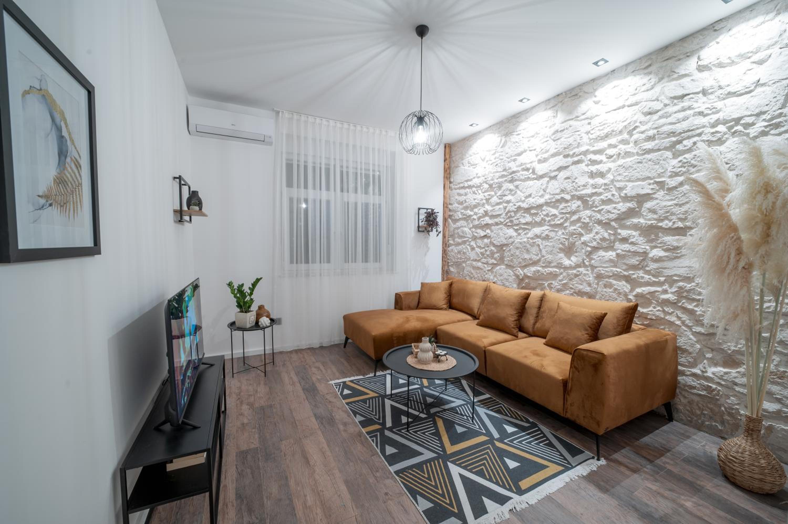 Ema's Oasis Mostar House, Your Perfect Getaway, Free Private Parking and Garden