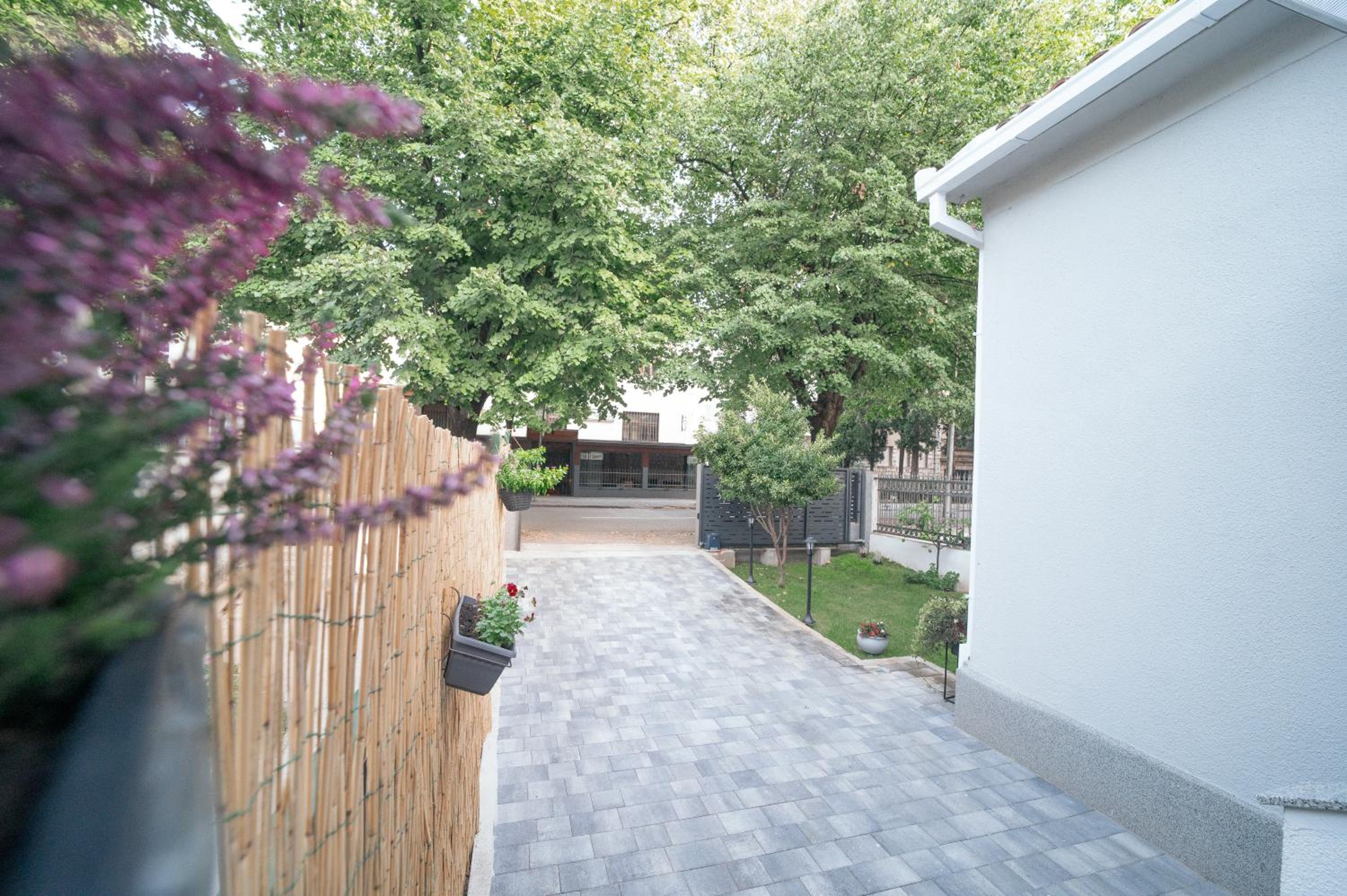 Ema's Oasis Mostar House, Your Perfect Getaway, Free Private Parking and Garden