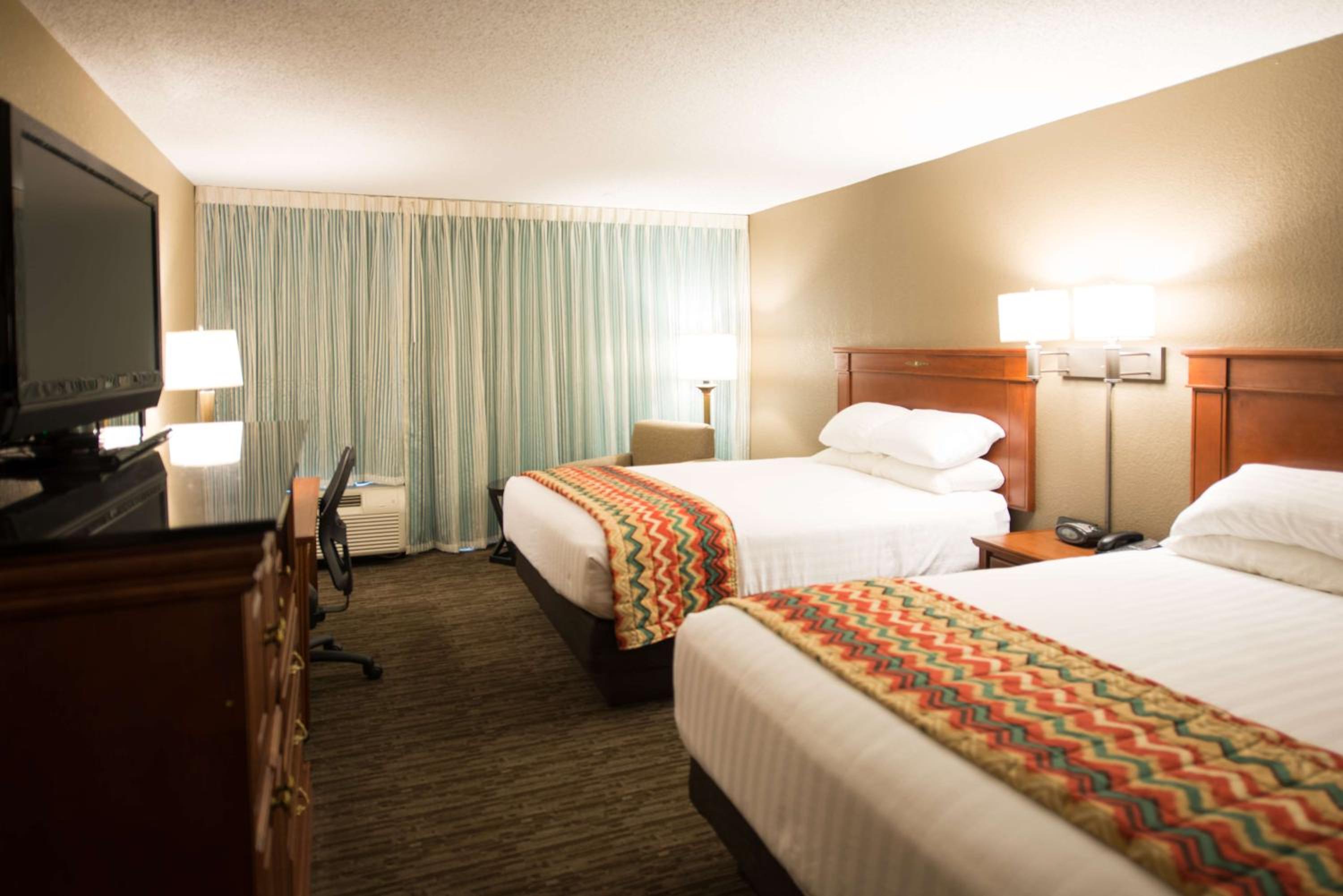 Cape Girardeau Vacations - Pear Tree Inn Cape Girardeau Medical Center - Property Image 4
