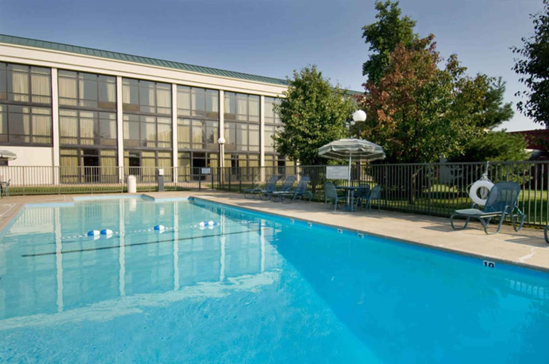 Cape Girardeau Vacations - Pear Tree Inn Cape Girardeau Medical Center - Property Image 7