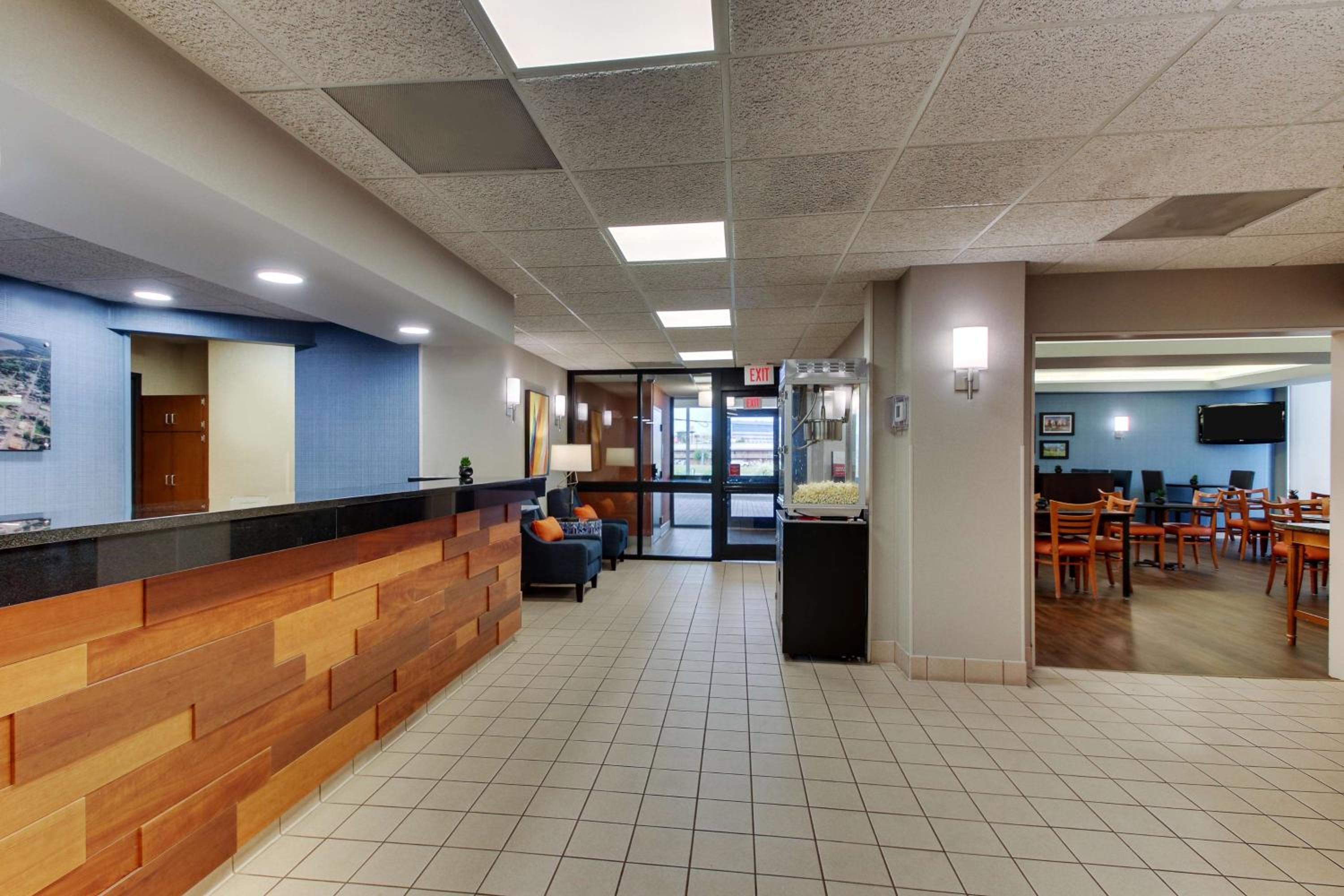 Cape Girardeau Vacations - Pear Tree Inn Cape Girardeau West - Property Image 3