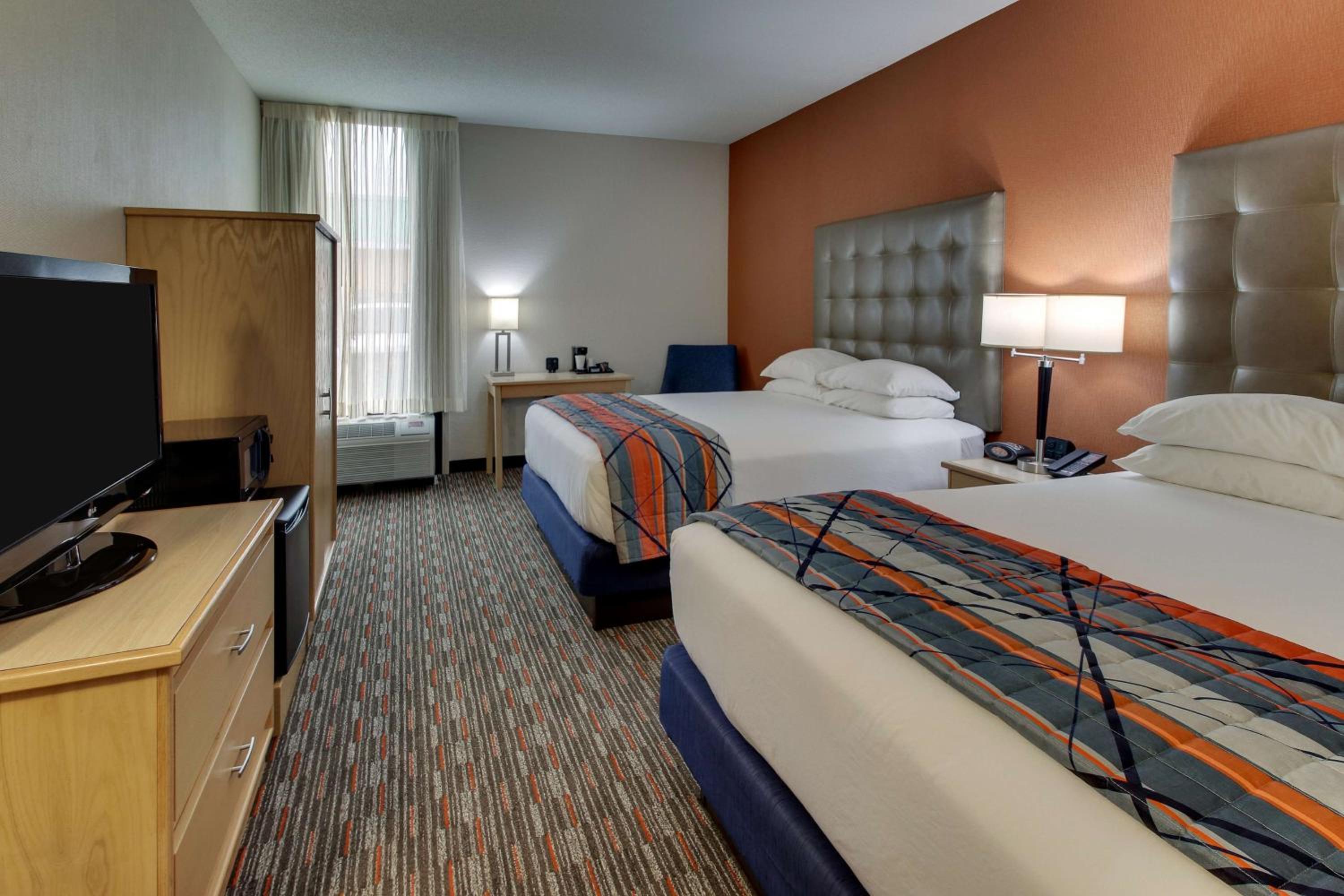 Cape Girardeau Vacations - Pear Tree Inn Cape Girardeau West - Property Image 12