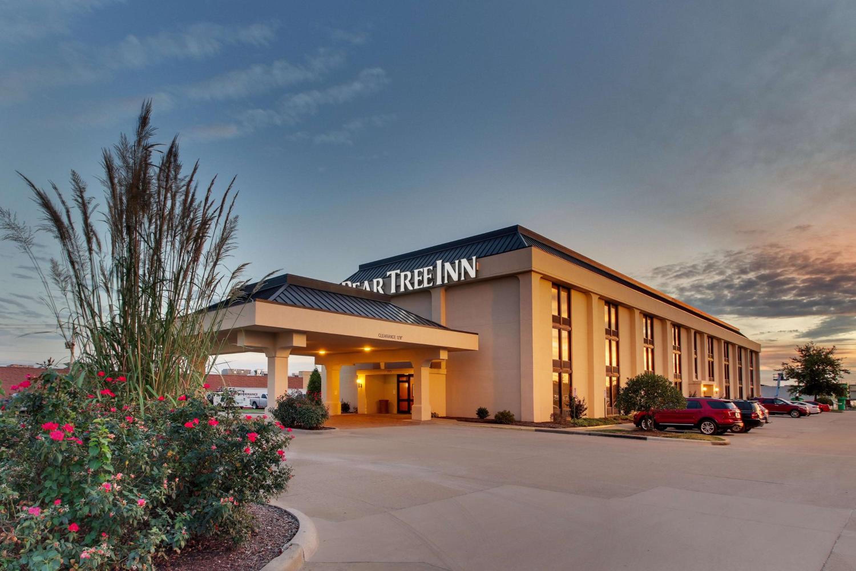 Cape Girardeau Vacations - Pear Tree Inn Cape Girardeau West - Property Image 2