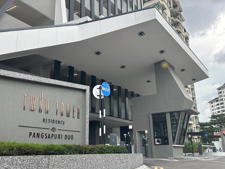 Nearest walk Johor Bahru custom Ciq by YHA