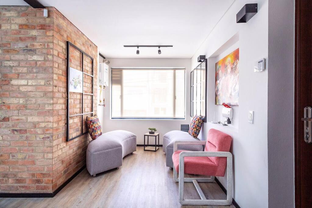 Gorgeous 2/2 in PRIME Location! Brand NEW