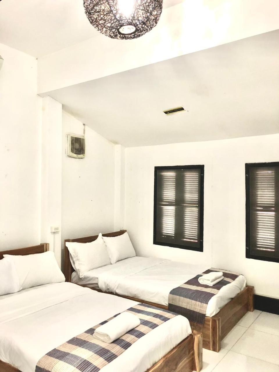 Meet sunset hostel Luangprabang