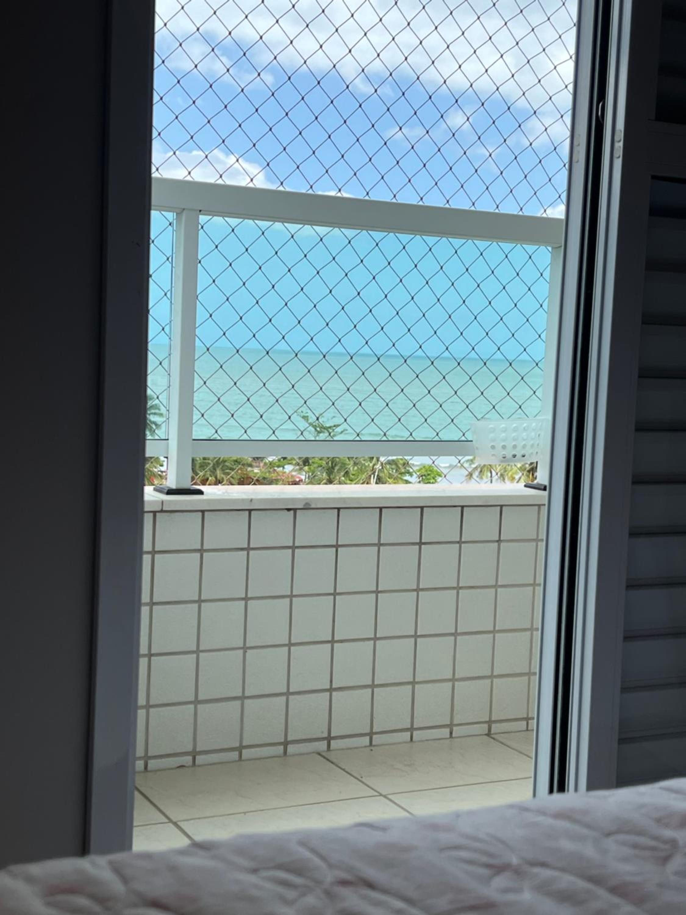 Apto beira mar pé na areia
