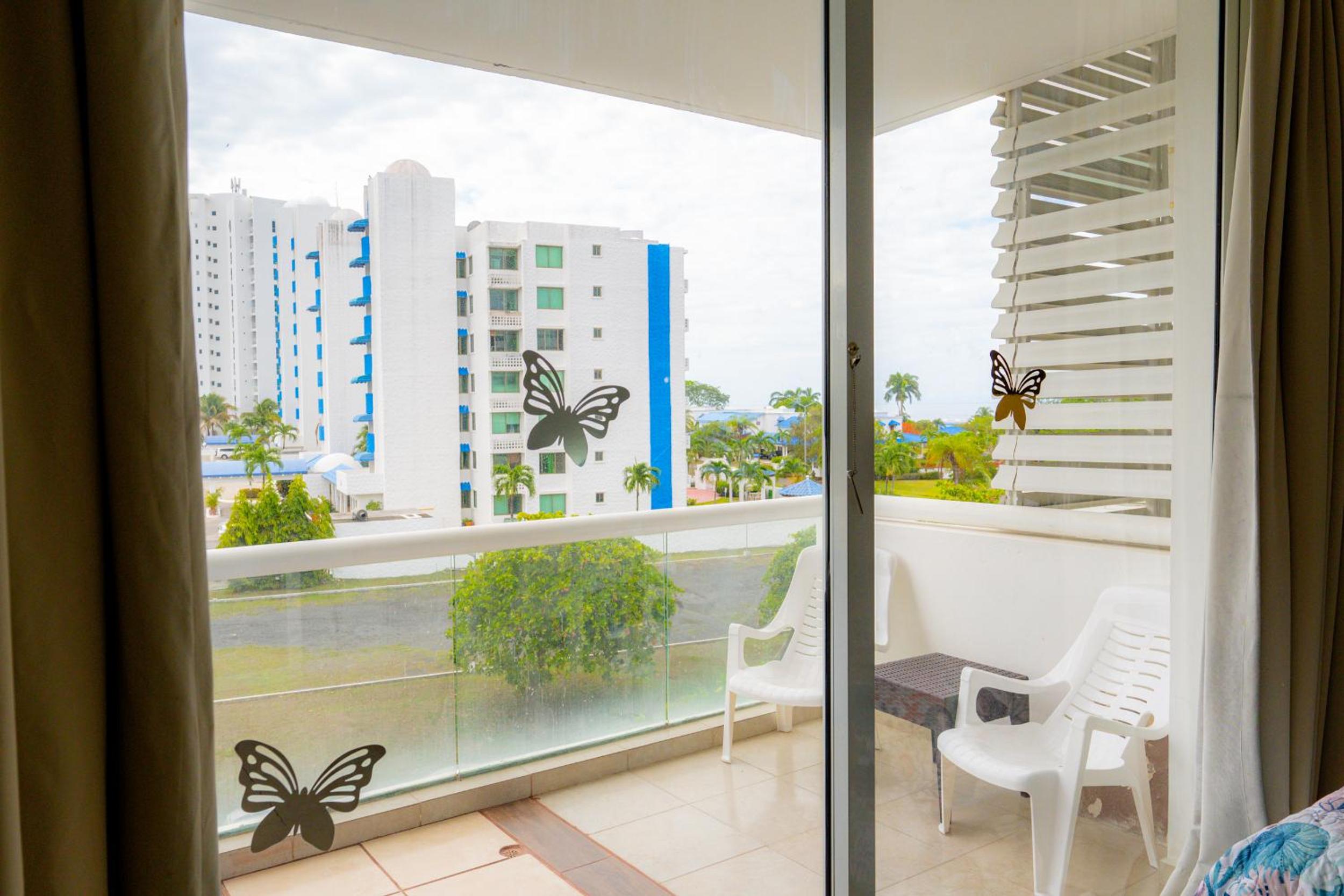 Hermoso estudio con vista al mar en el Town Center de Playa Blanca Panamá view 3