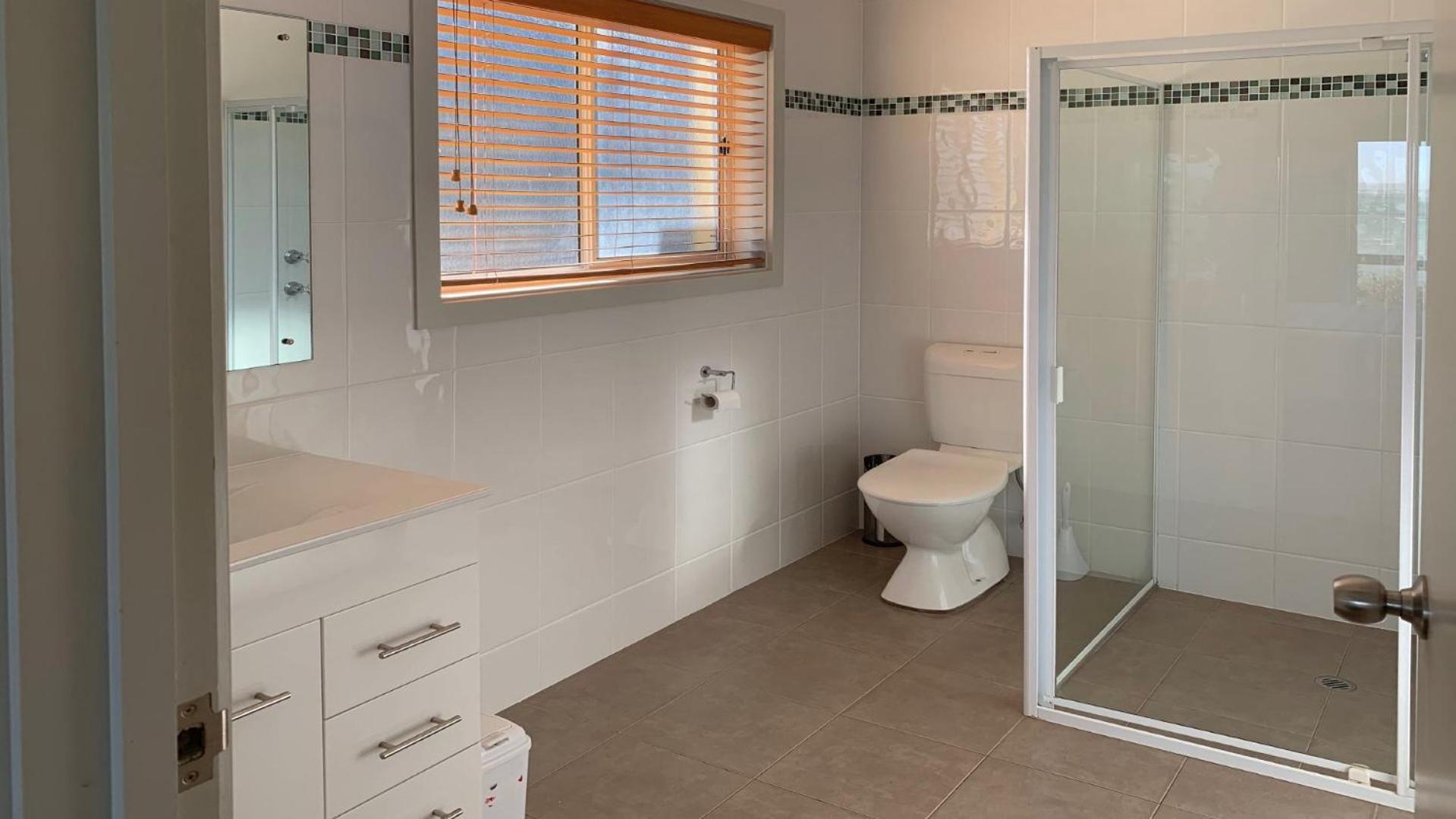 The Beach House - Spectacular Location - Privacy - Right On The Beach