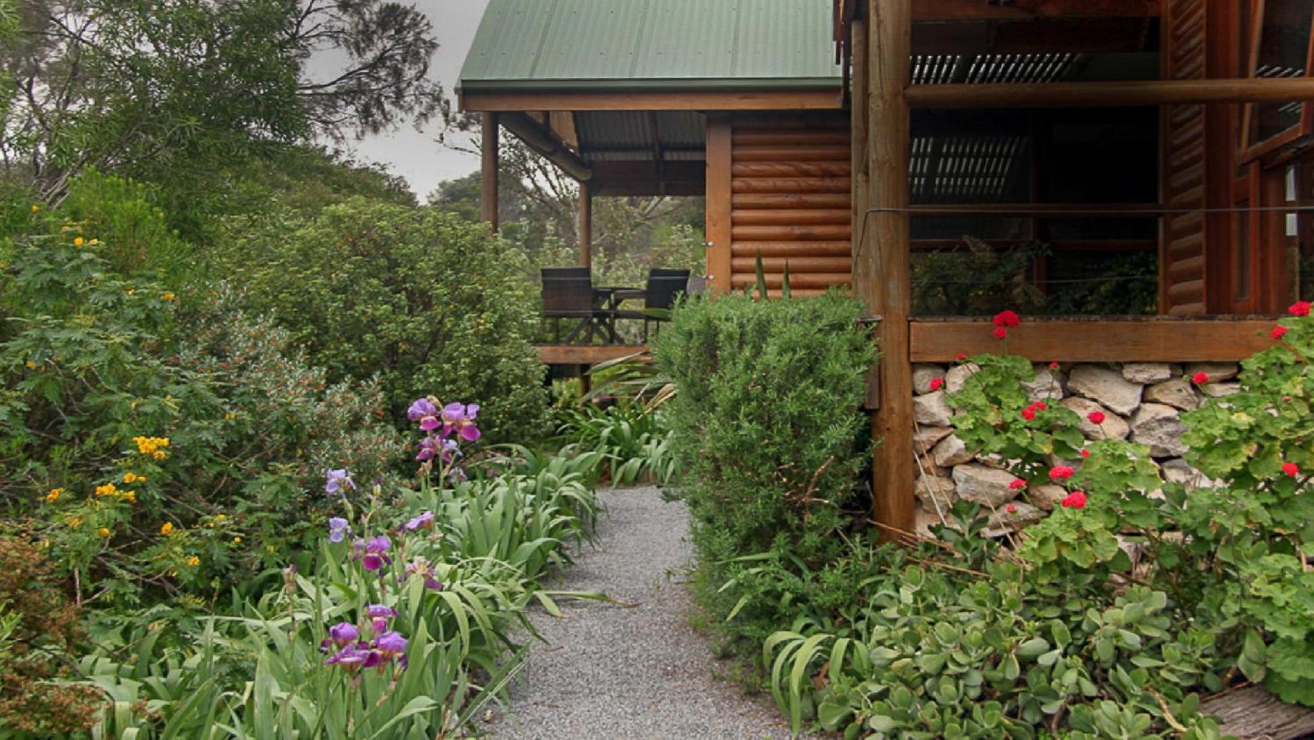 Long Beach Eco - Lodge Is The Perfect Property For Nature Lovers, With An Abundance Of Wildlife Birds, Kangaroos and Emus, As Well As Bush and Sea Views