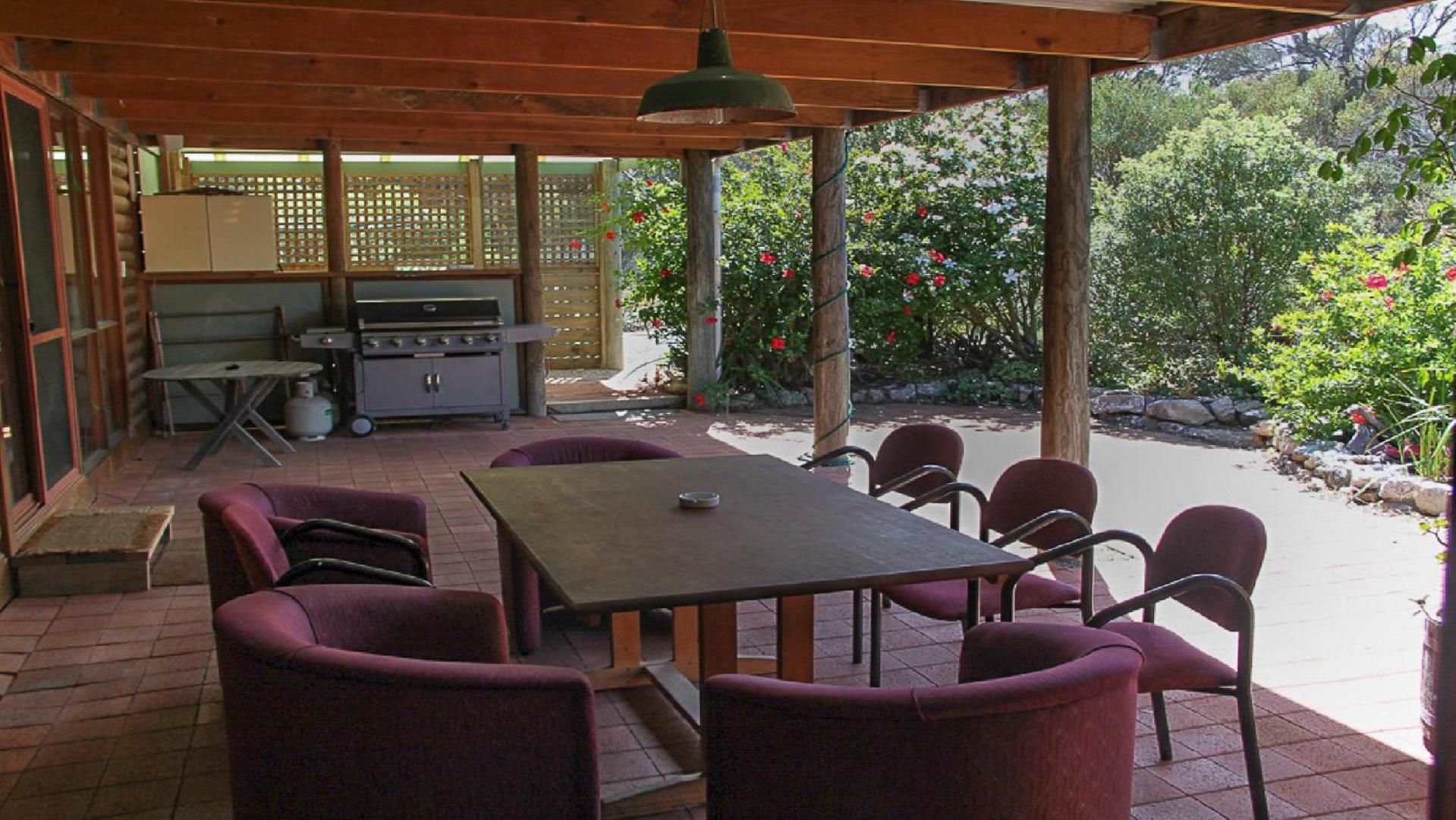 Long Beach Eco - Lodge Is The Perfect Property For Nature Lovers, With An Abundance Of Wildlife Birds, Kangaroos and Emus, As Well As Bush and Sea Views