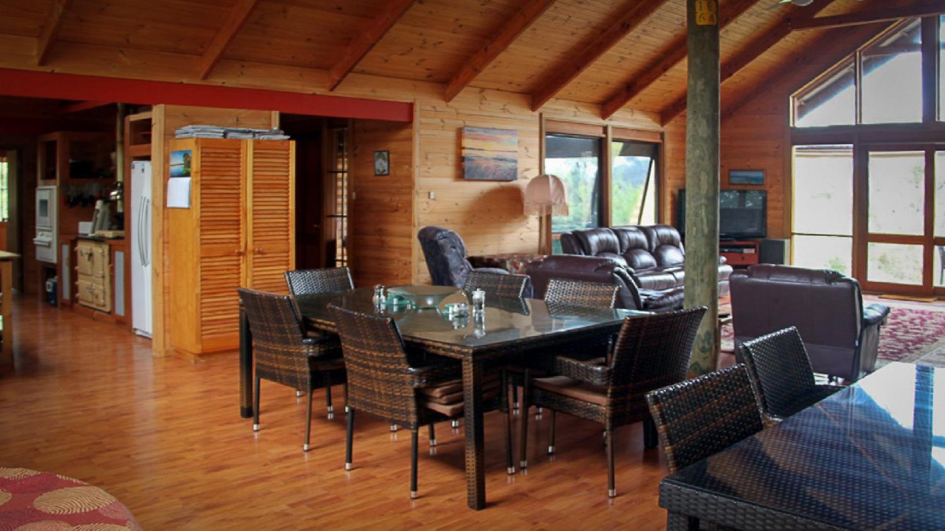 Long Beach Eco - Lodge Is The Perfect Property For Nature Lovers, With An Abundance Of Wildlife Birds, Kangaroos and Emus, As Well As Bush and Sea Views