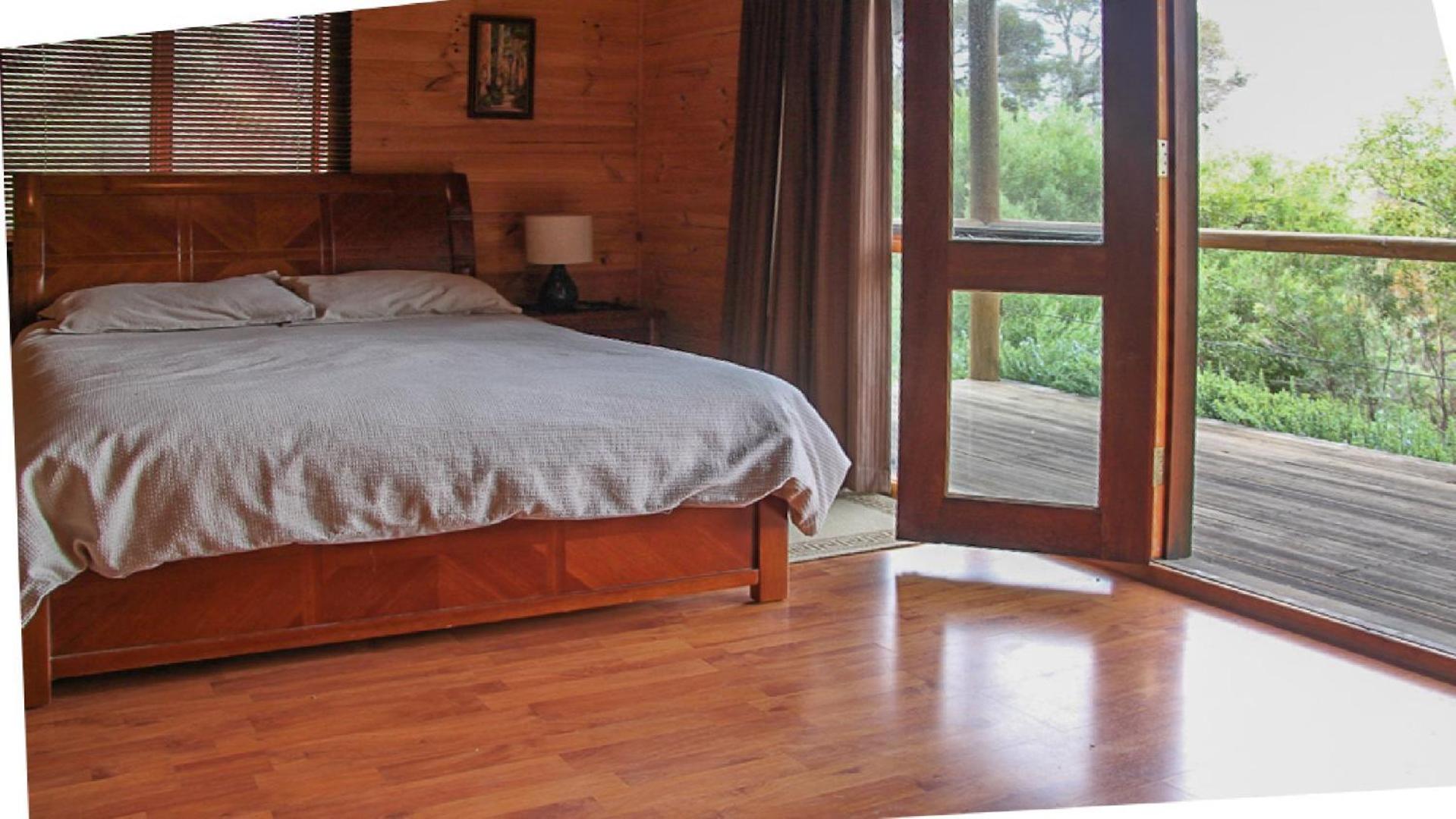 Long Beach Eco - Lodge Is The Perfect Property For Nature Lovers, With An Abundance Of Wildlife Birds, Kangaroos and Emus, As Well As Bush and Sea Views