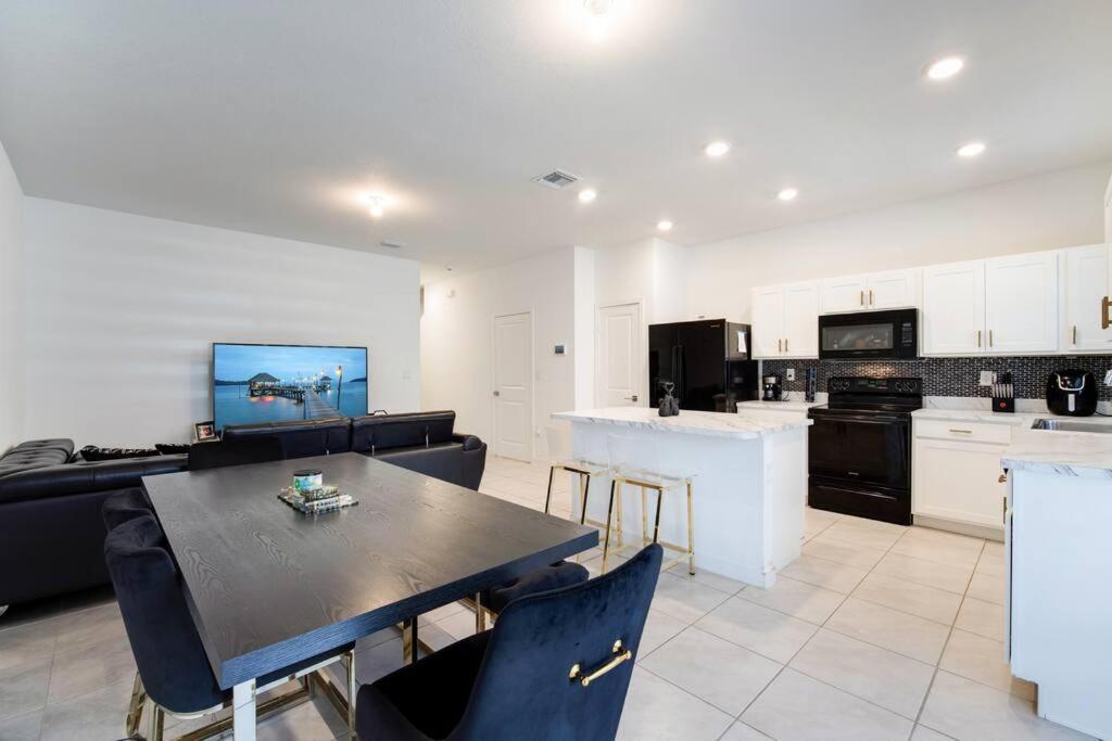 Beautiful and Cozy 3- bedroom townhouse view 2